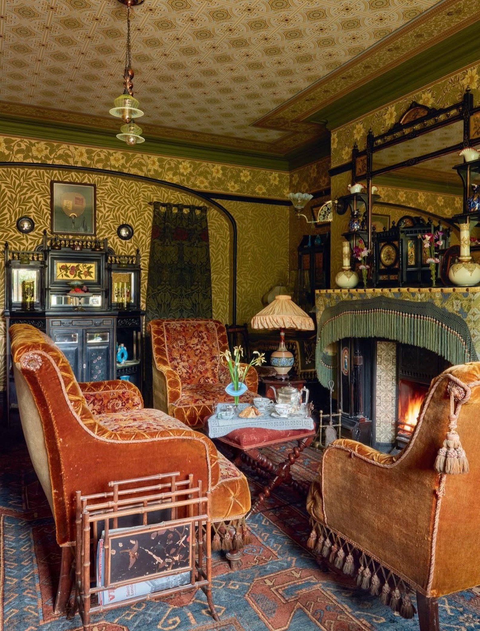 Knee deep in deep diving on Victorian Designs (my happy place!!) for a project in the works. Everything about Victorian design speaks to me - the attention to detail with all the embellishments are my happy place, and the mix of rich beautiful luxe c