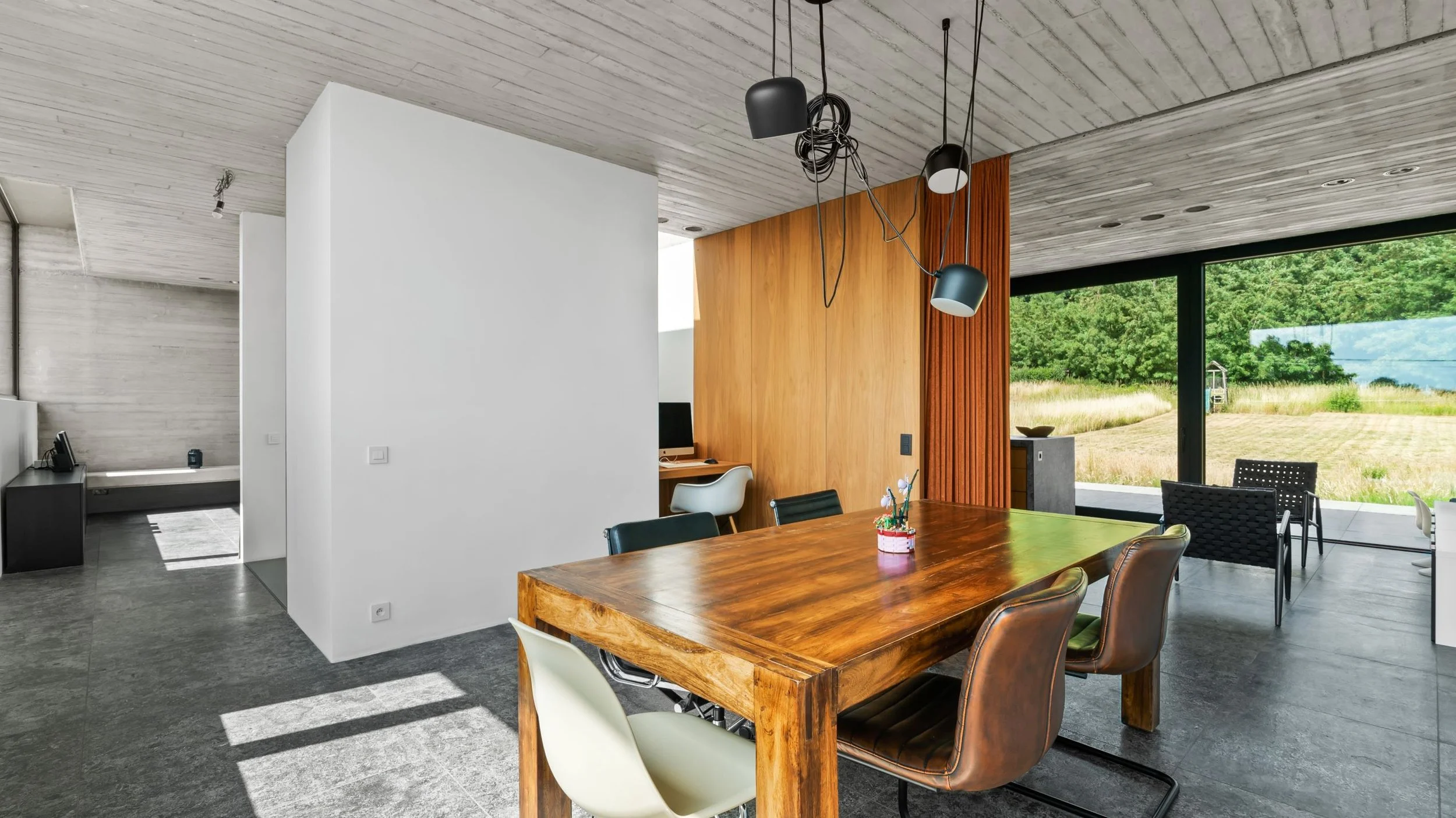 Rotselaar-Flos-designlamp-eetkamer-loft