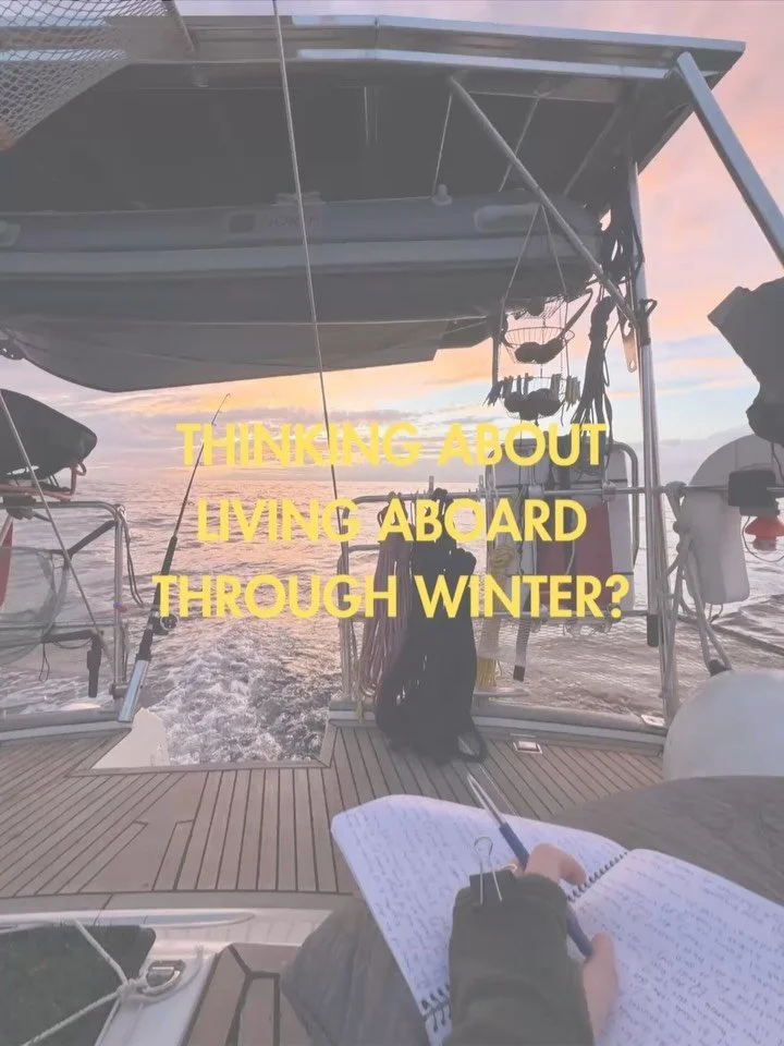 Thinking about living aboard through winter? Here are the tiny things we didn&rsquo;t think about&hellip; but definitely should have 👇

&bull; Yes, winter boat life gets chaotic &mdash; but it also gets super cosy.
 &bull; Water? Most marinas shut i