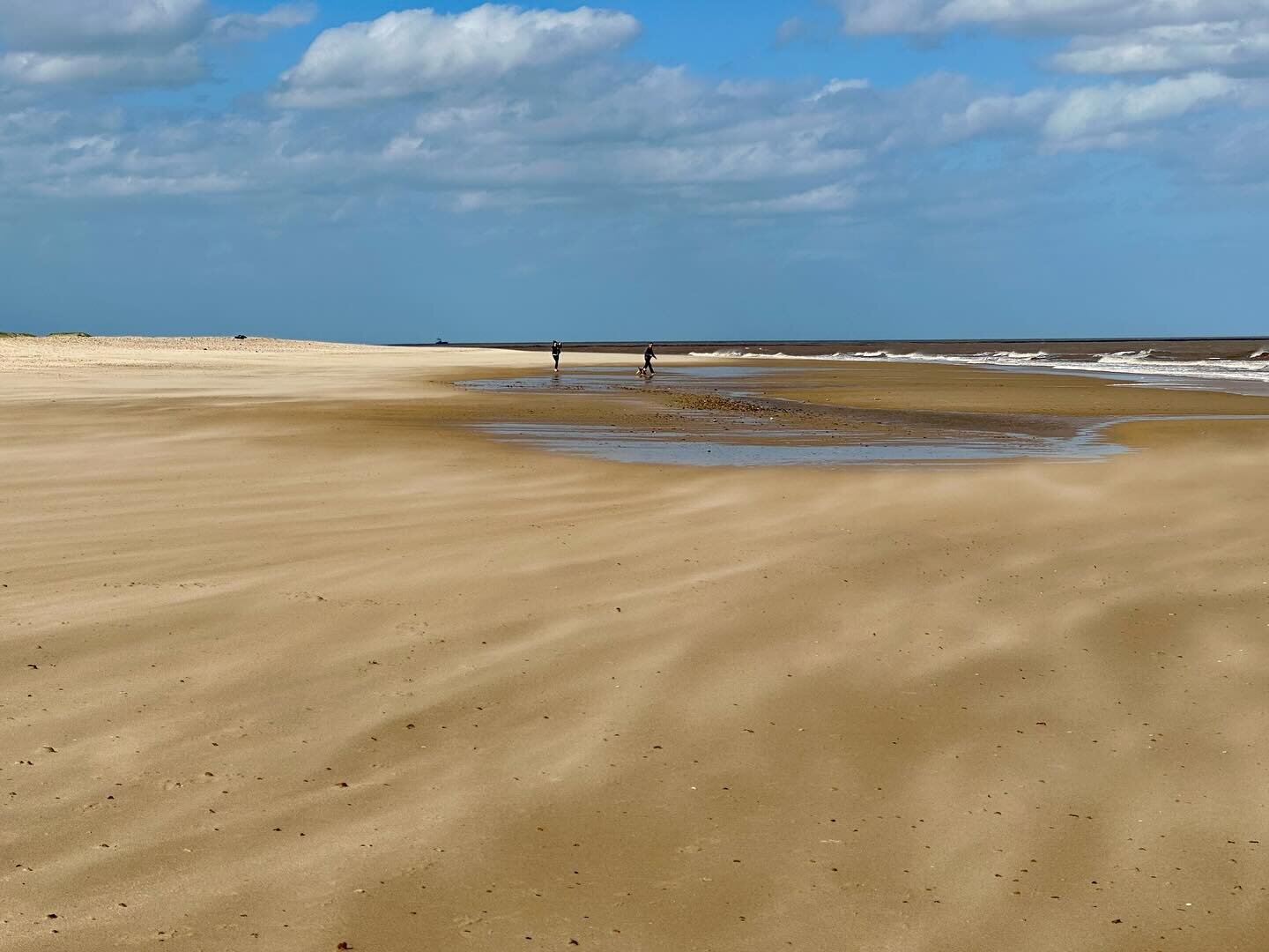 Very windy on the beach today and lots of sand blowing around #beach #wintertonbeach #sand #sandstorm #windy #winterton #wintertononsea #norfolkcoast #aywmc #aywmcjune2020 #ayearwithmycamera