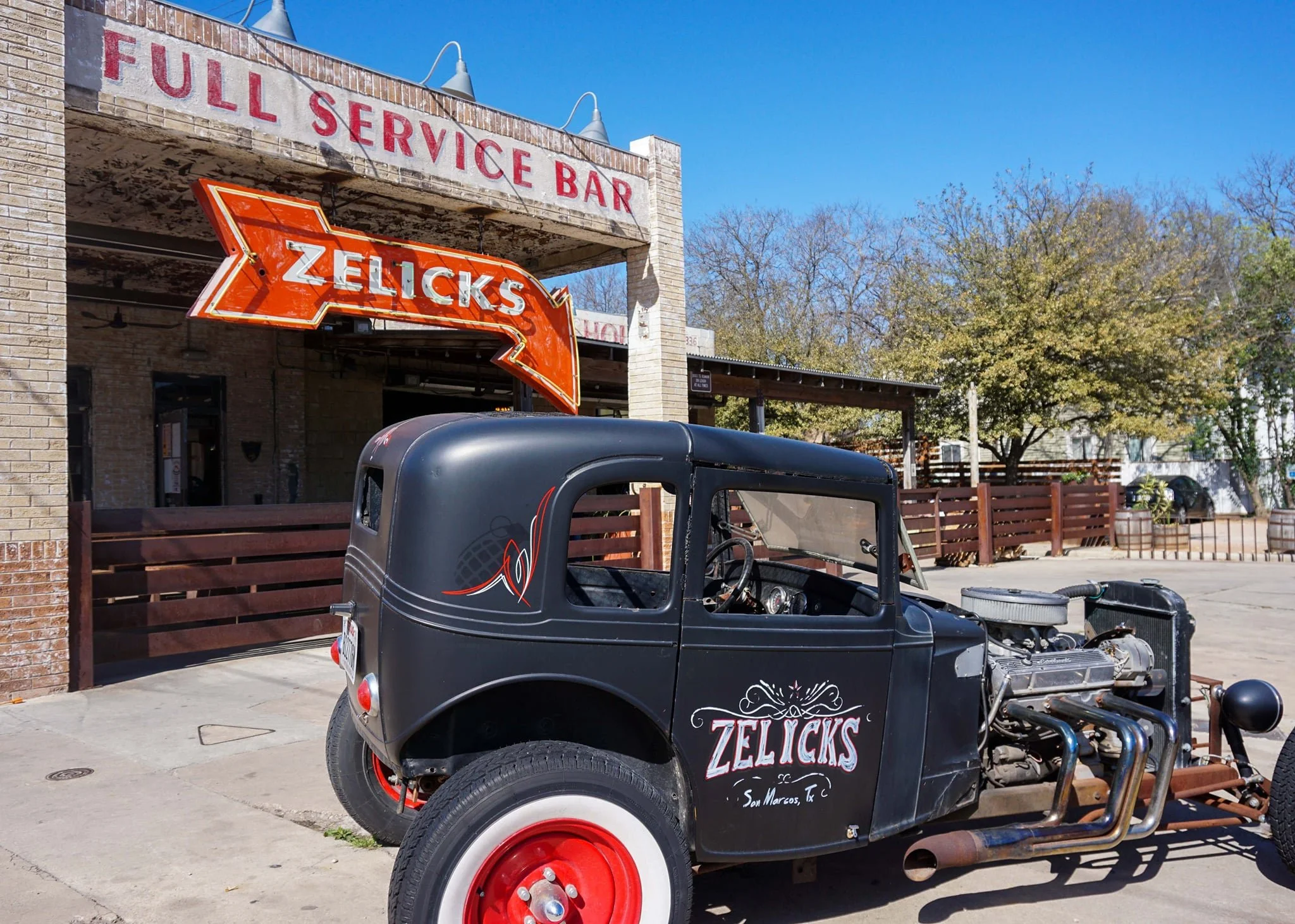 zelicks full service bar.jpg