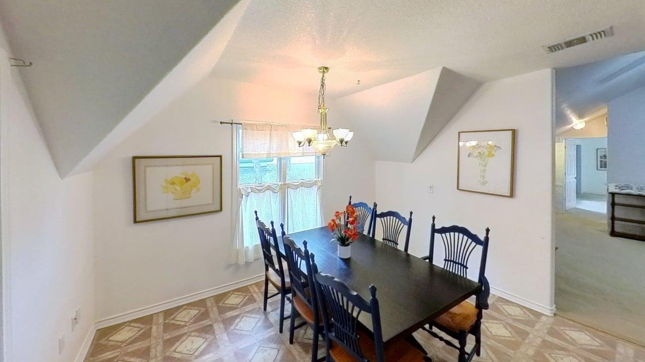 433-Winecup-W-San-Antonio-St-Dining-Room.jpg