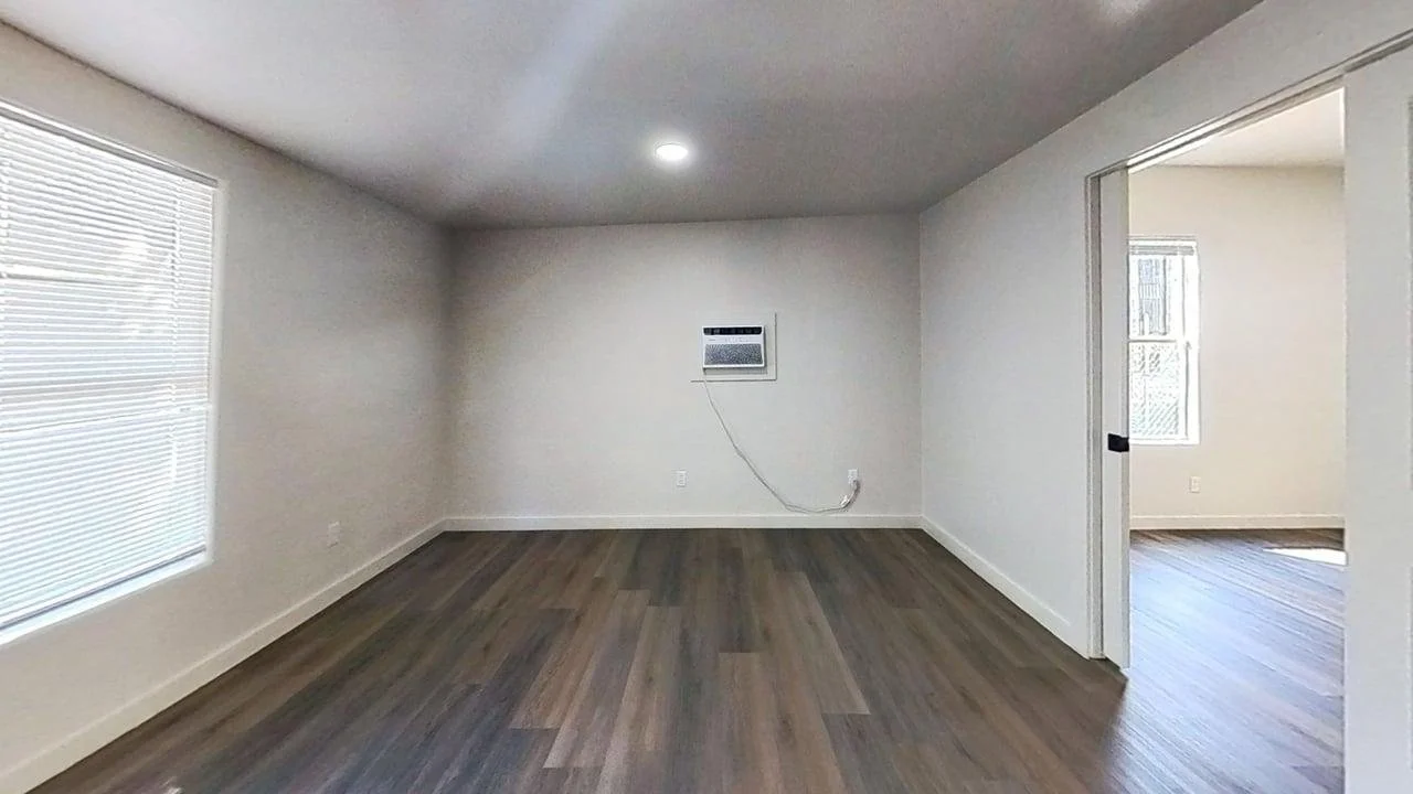 160-Fredericksburg-Living-Room 1.jpg