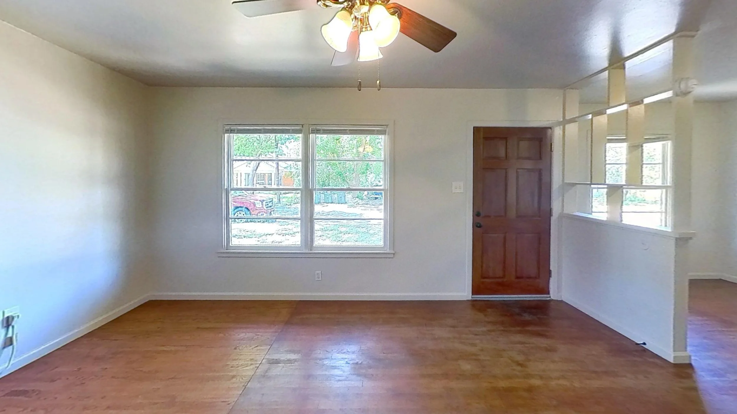 103-Meiners-St-Living-Room.jpg