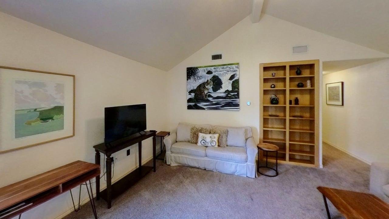 433-Sunflower-W-San-Antonio-St-Living-Room 2.jpg