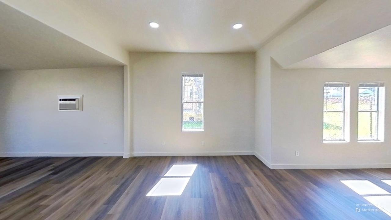 S-Fredericksburg-St-Living-Room-Defurnished 1.jpg