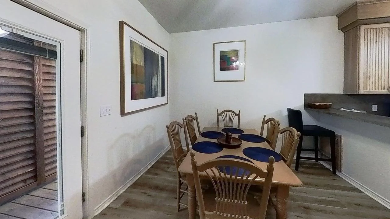 433-W-San-Antonio-St-Bluebonnet-Dining-Room 1.jpg