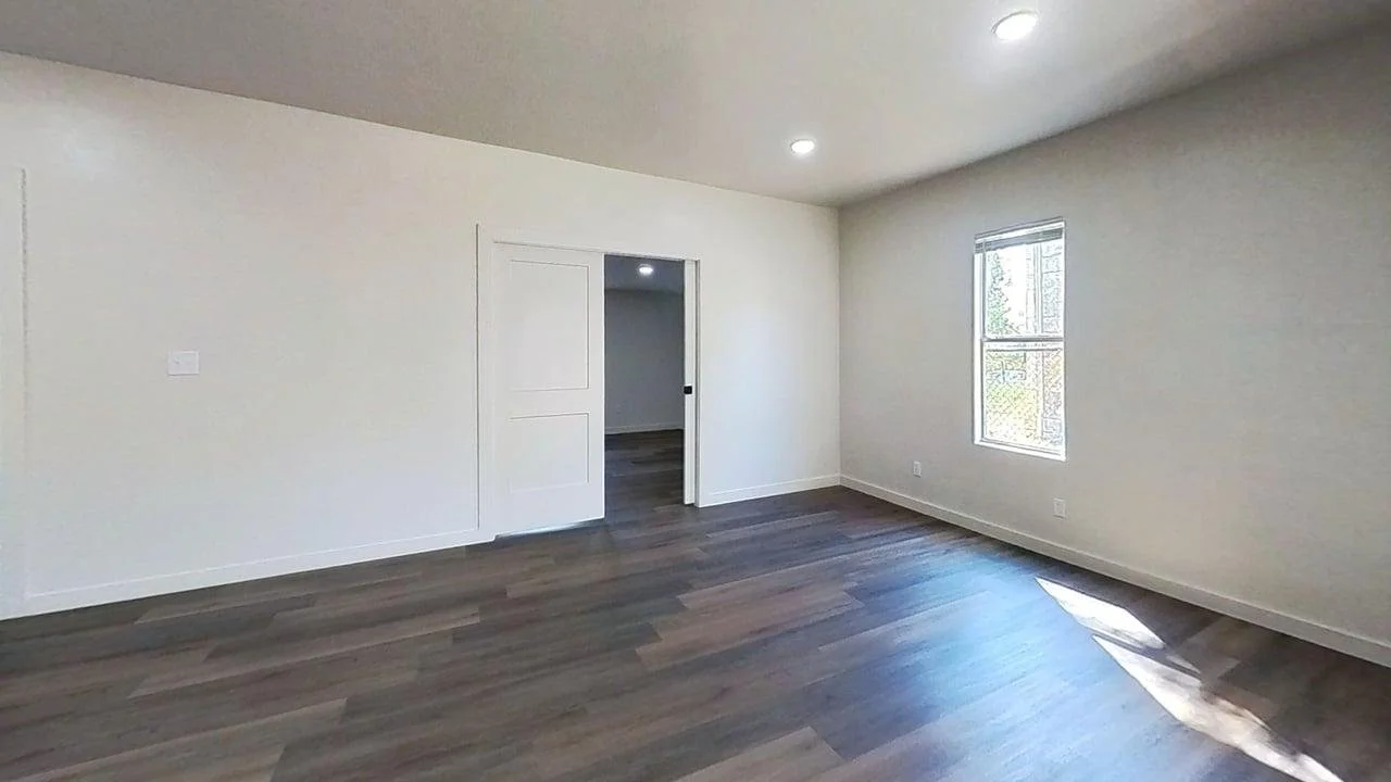 160-Fredericksburg-Living-Room 3.jpg