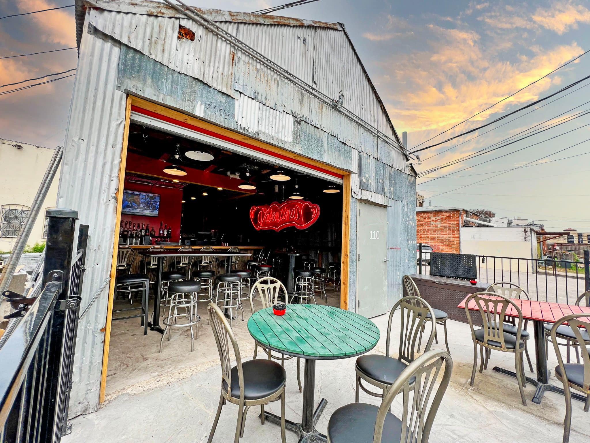 valentinos pizza san marcos.jpg