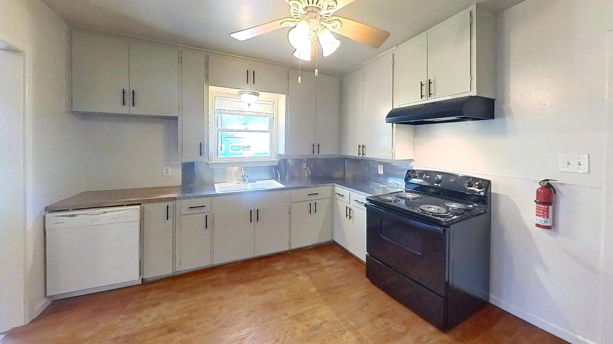 103-Meiners-St-Kitchen.jpg