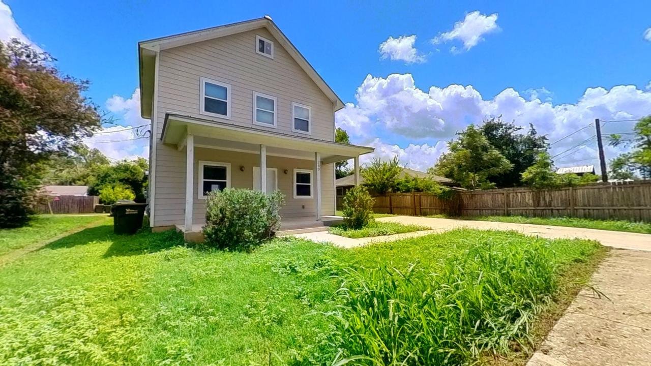 209-Jackman-Street-Side-Yard.jpg