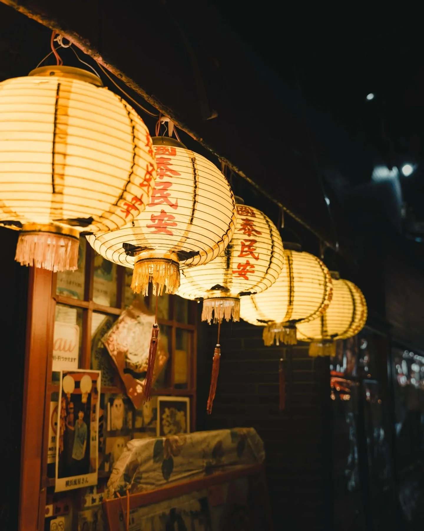 Weekend trip to Chinatown in Yokohama. 
Shooting at night is one of my favourites.
The reflections, the lights, and the atmosphere during the rain ☔ 
I didn't spend much this time but I gotta come back and continue sometime 📸

If you haven't visited