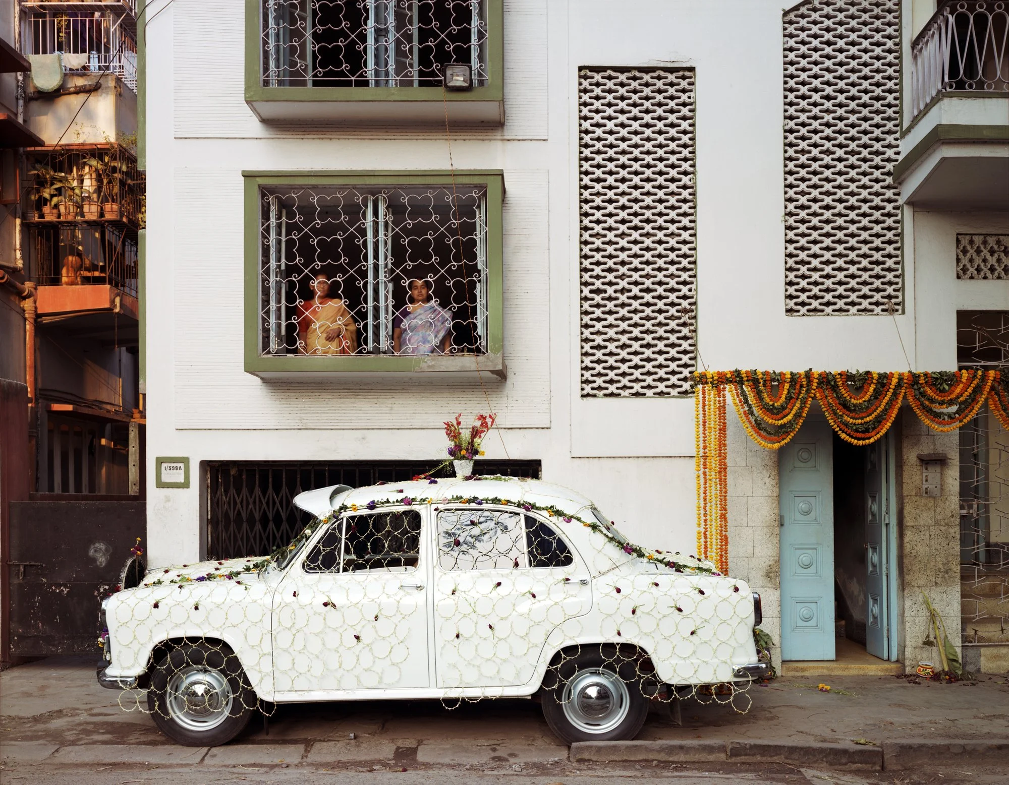 LAURA MCPHEE - THE HOME AND THE WORLD: A VIEW OF CALCUTTA