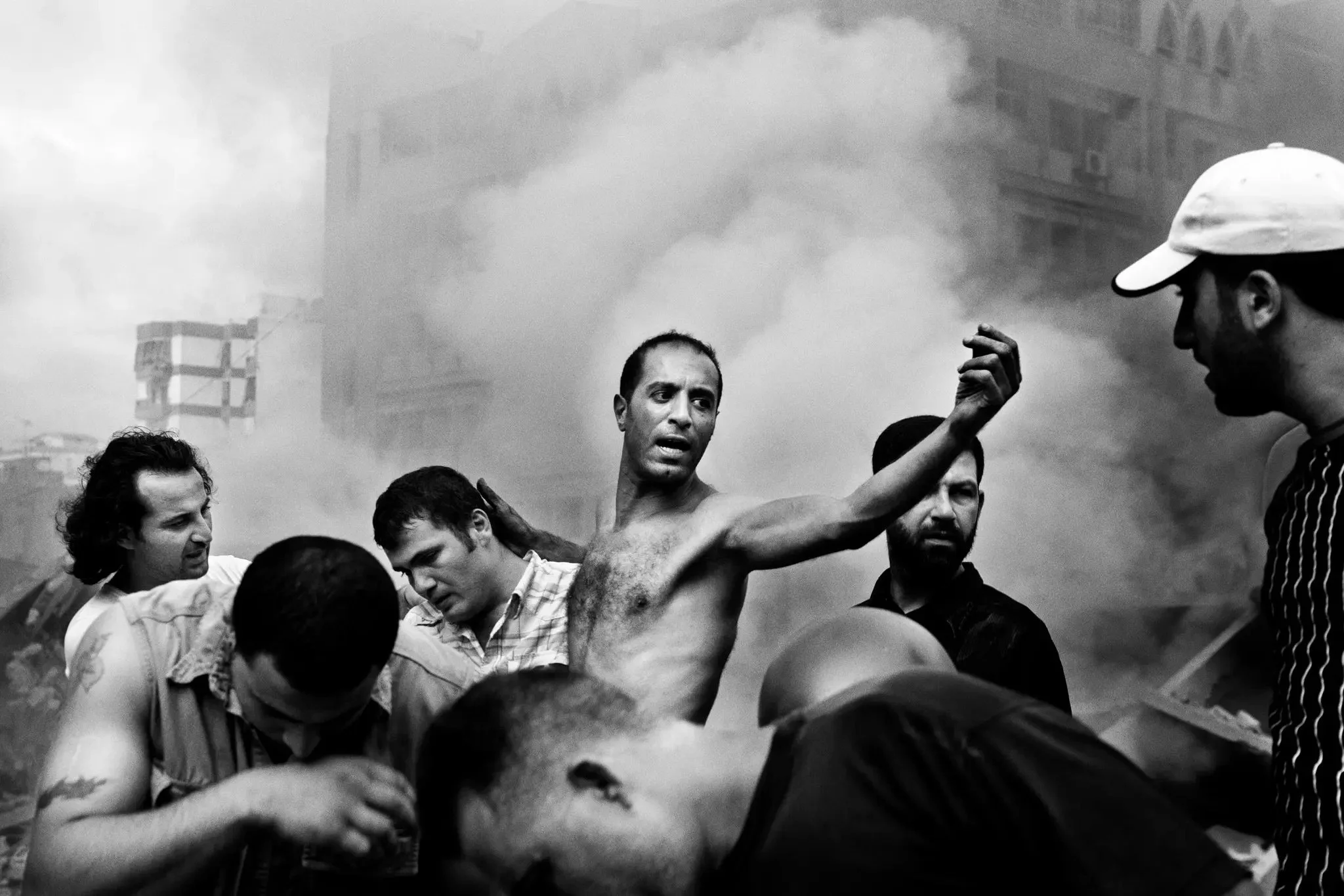 PAOLO PELLEGRIN'S GRIPPING PHOTOGRAPHS OF BATTLES, STRUGGLES, AND LIFE