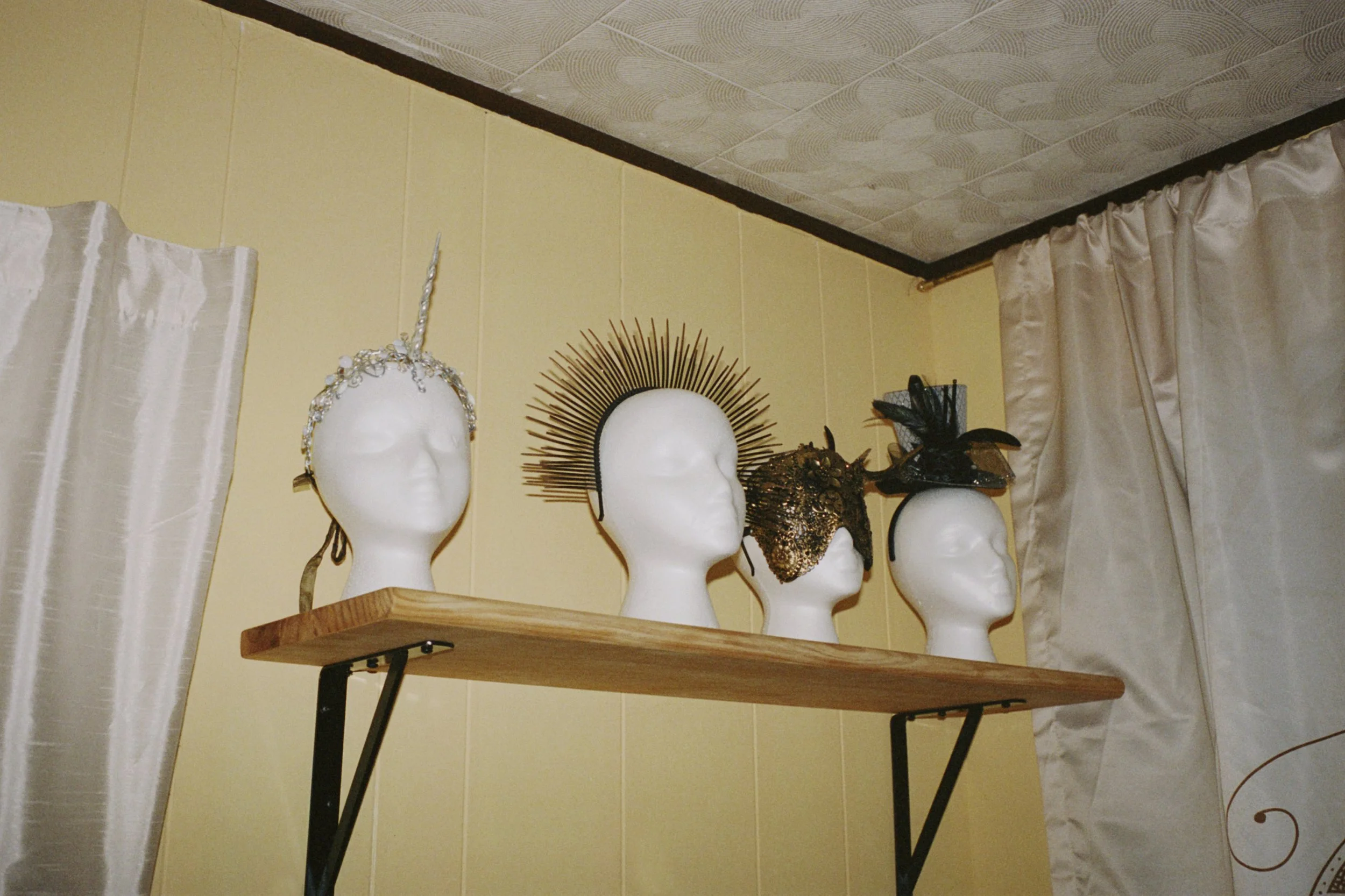 MODEL MAYHEM_PLATE_024_3x2.jpg