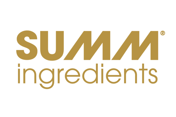 Logo med teksten 'SUMM ingredients' i guldfarve mod sort baggrund.