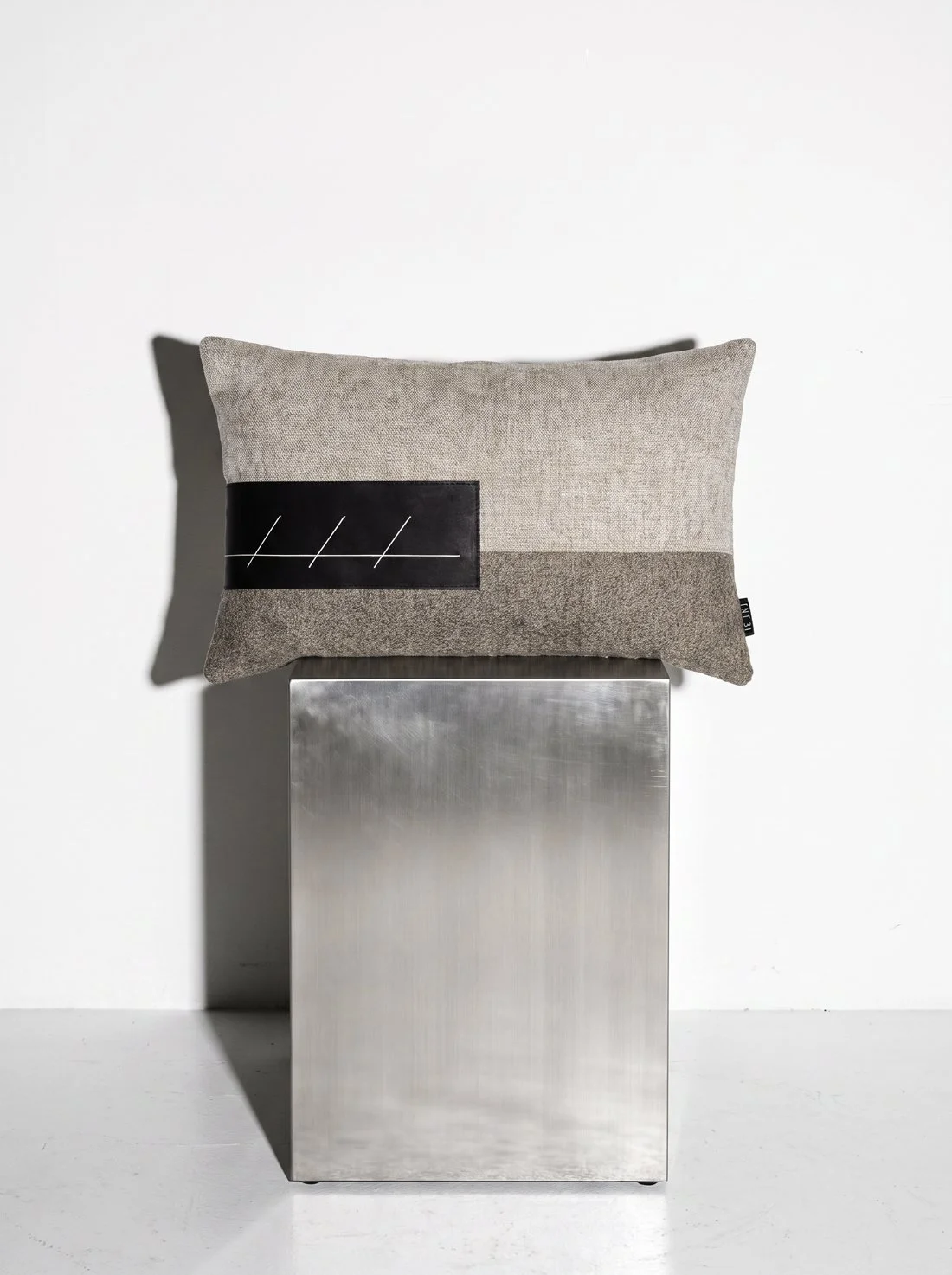 PISTA_02_Cushion.jpg