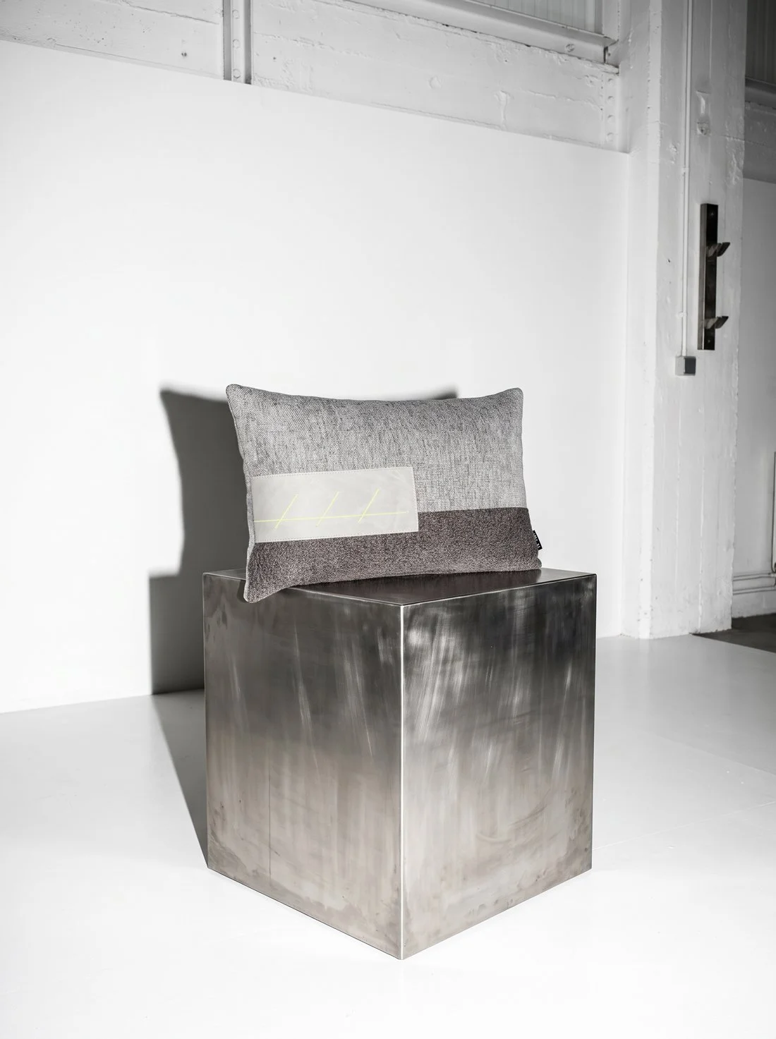 PISTA_03_Cushion.jpg