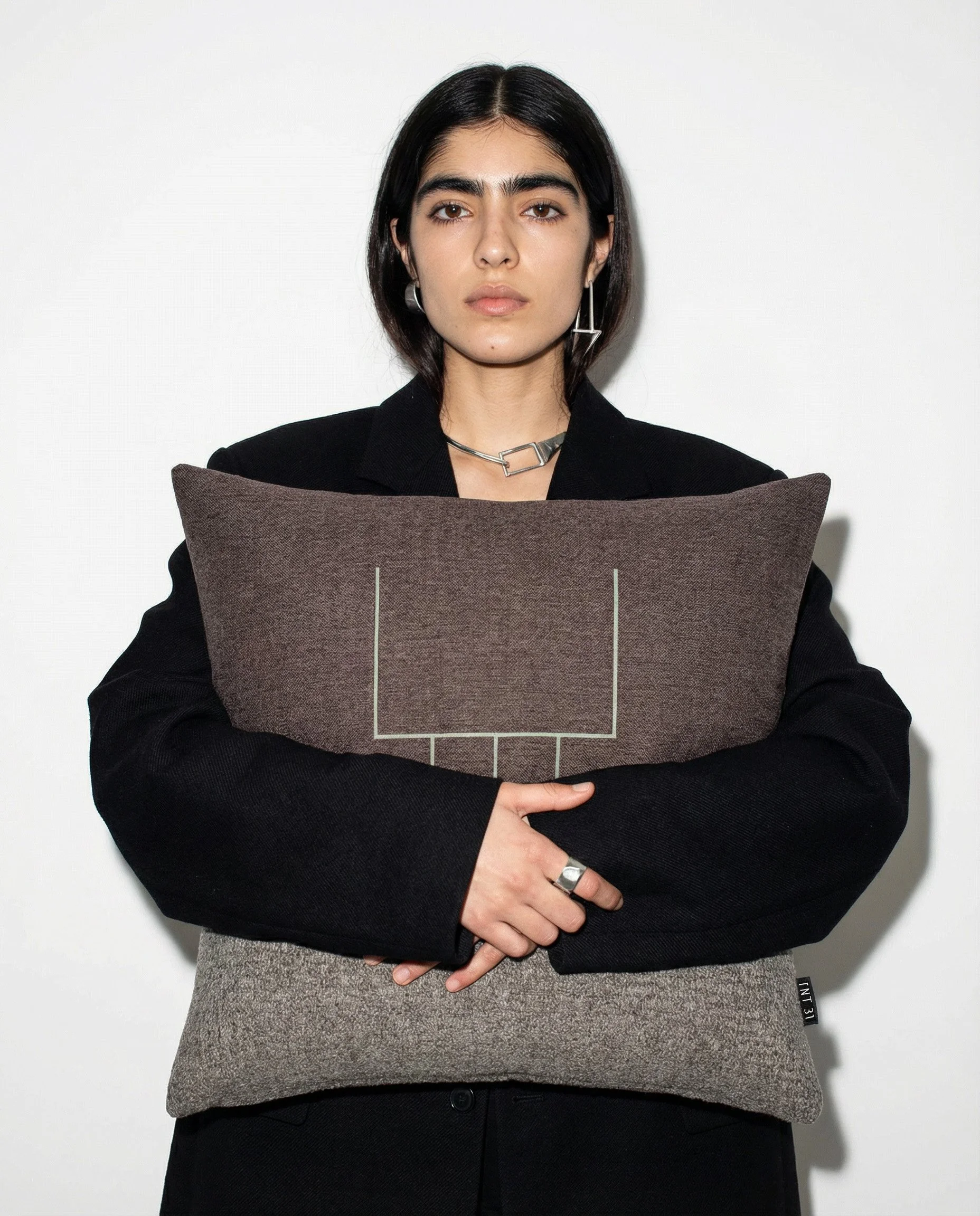 6-model-decorative-cushion-aire02.jpg