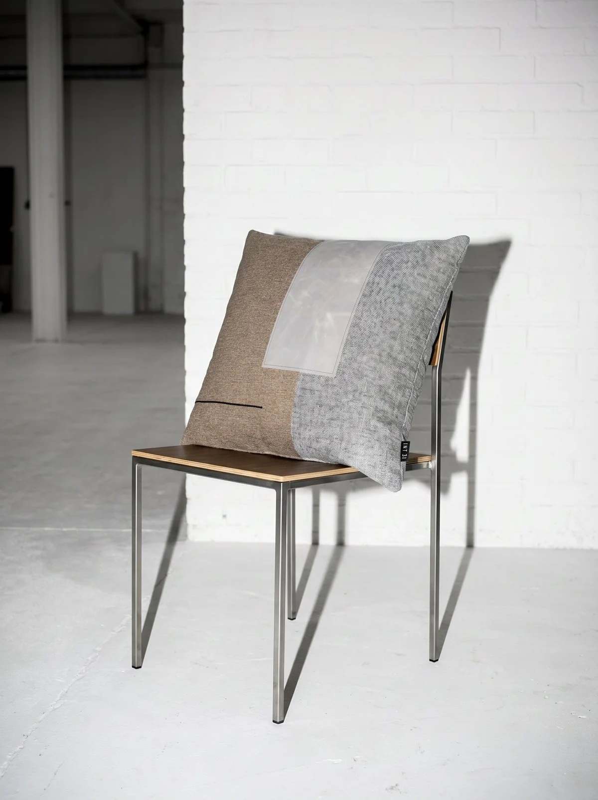 ELAMA_01_Cushion.jpg