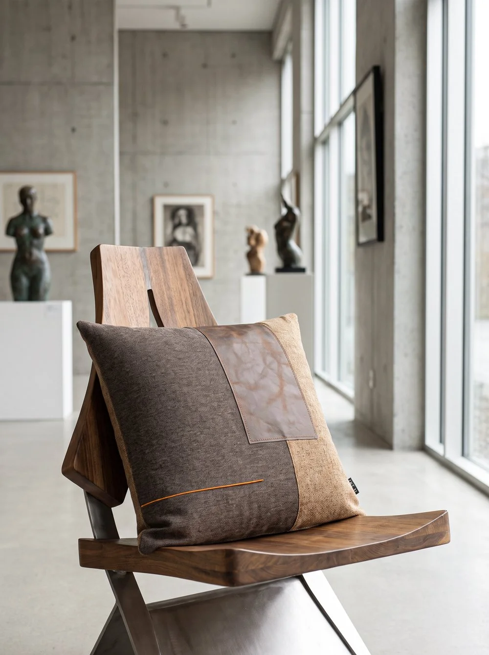 ELAMA_03_Cushion.jpg