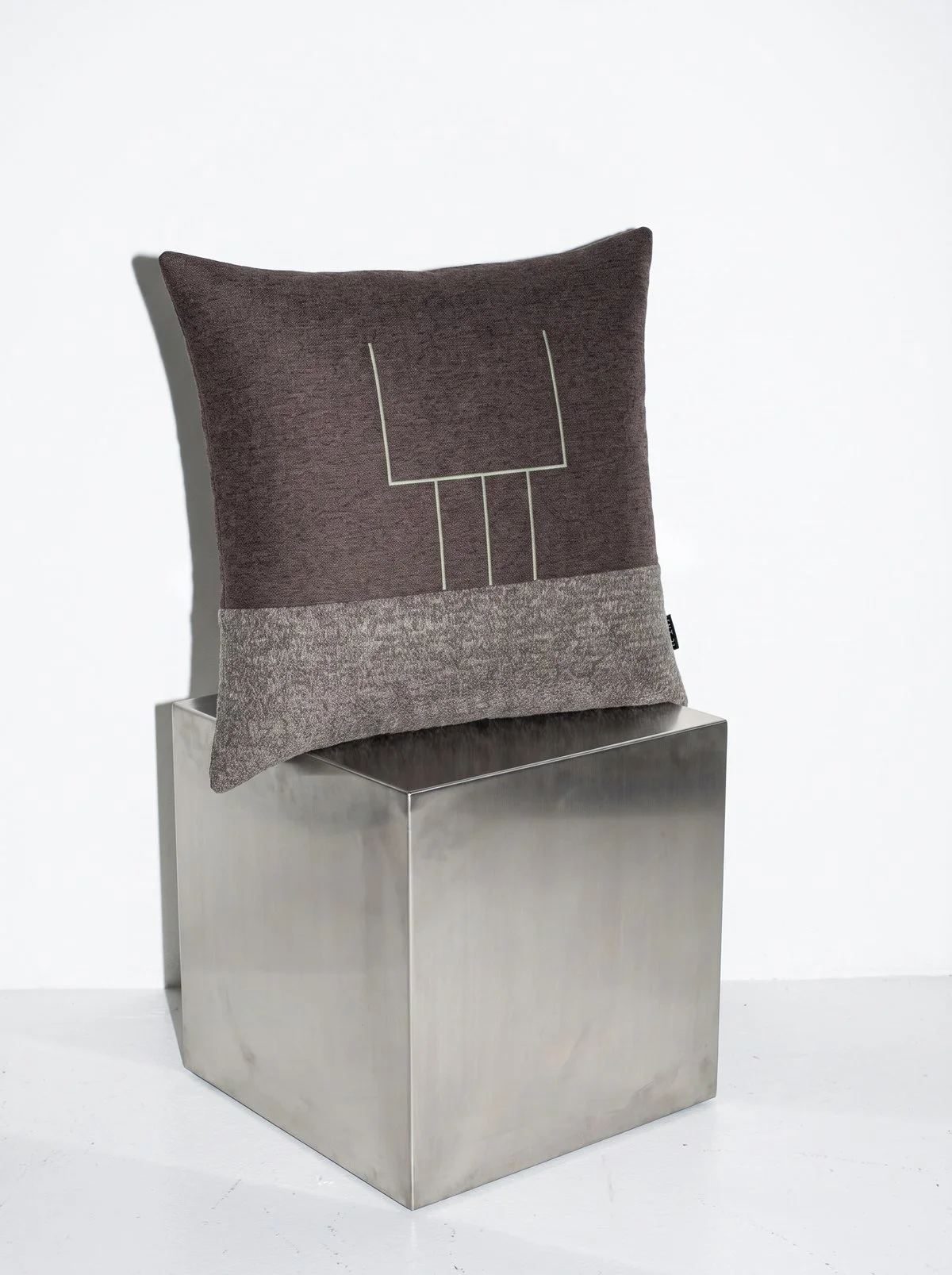 AIRE_02_Cushion.jpg