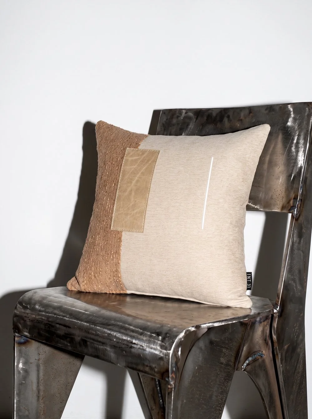EKSEN_01_Cushion.jpg