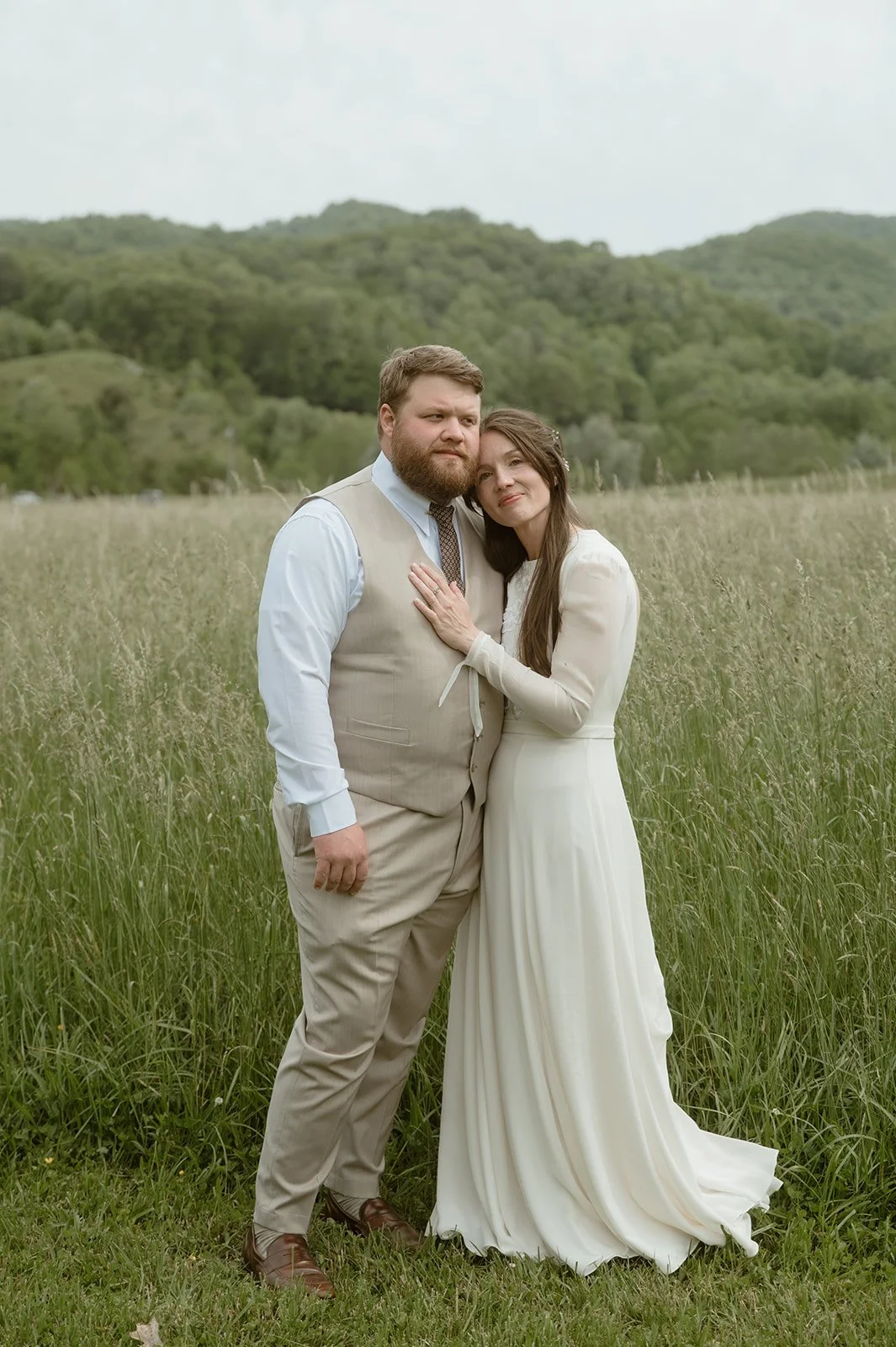 Megan &amp; Nathan // Valle Crucis Wedding at the Apple Barn