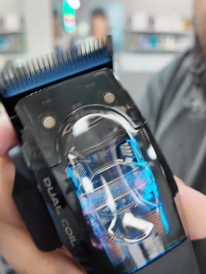 There&rsquo;s just something different about a POWERFUL clipper 🎧🔥

The second I turned on the new BaByliss Dual Coil, you could feel the torque instantly. Super smooth, heavy hitting through bulk, and the sound on this thing is straight ASMR 😮&zw