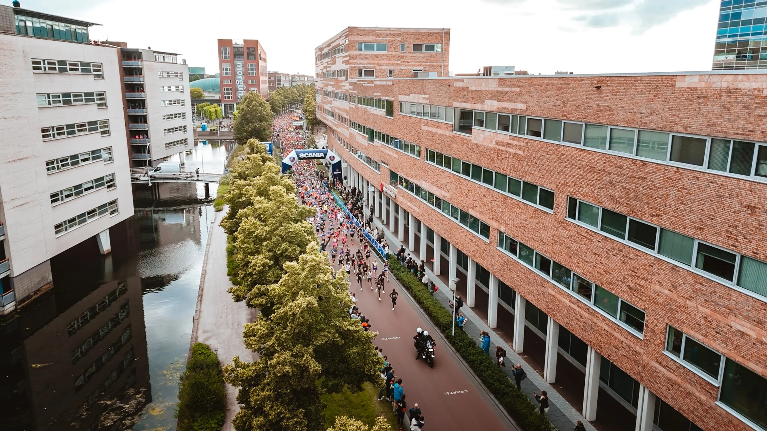 Foto's_halvemarathon_zwolle_drone-3.jpg