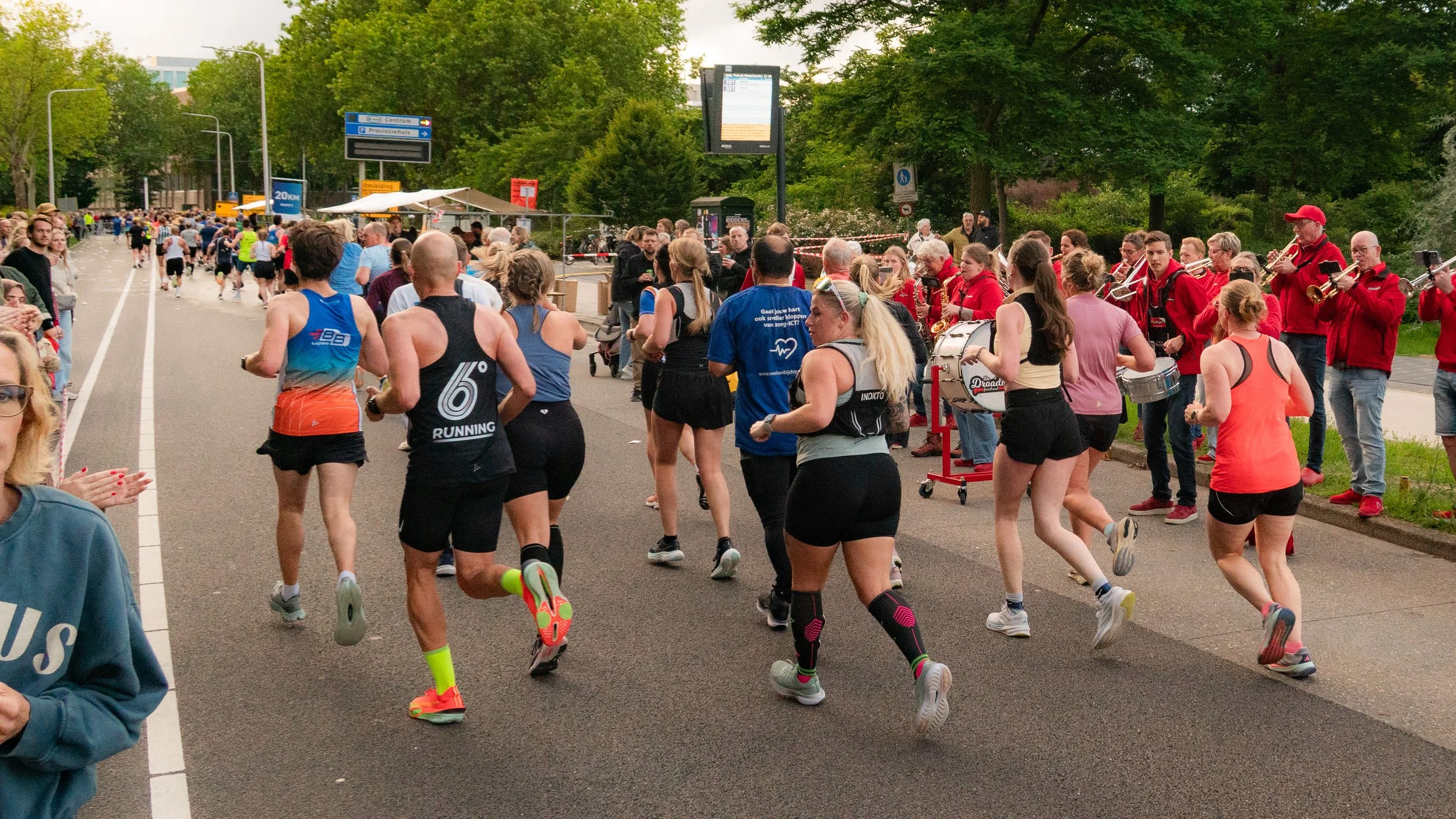 Foto's_halvemarathon_zwolle-86.jpg