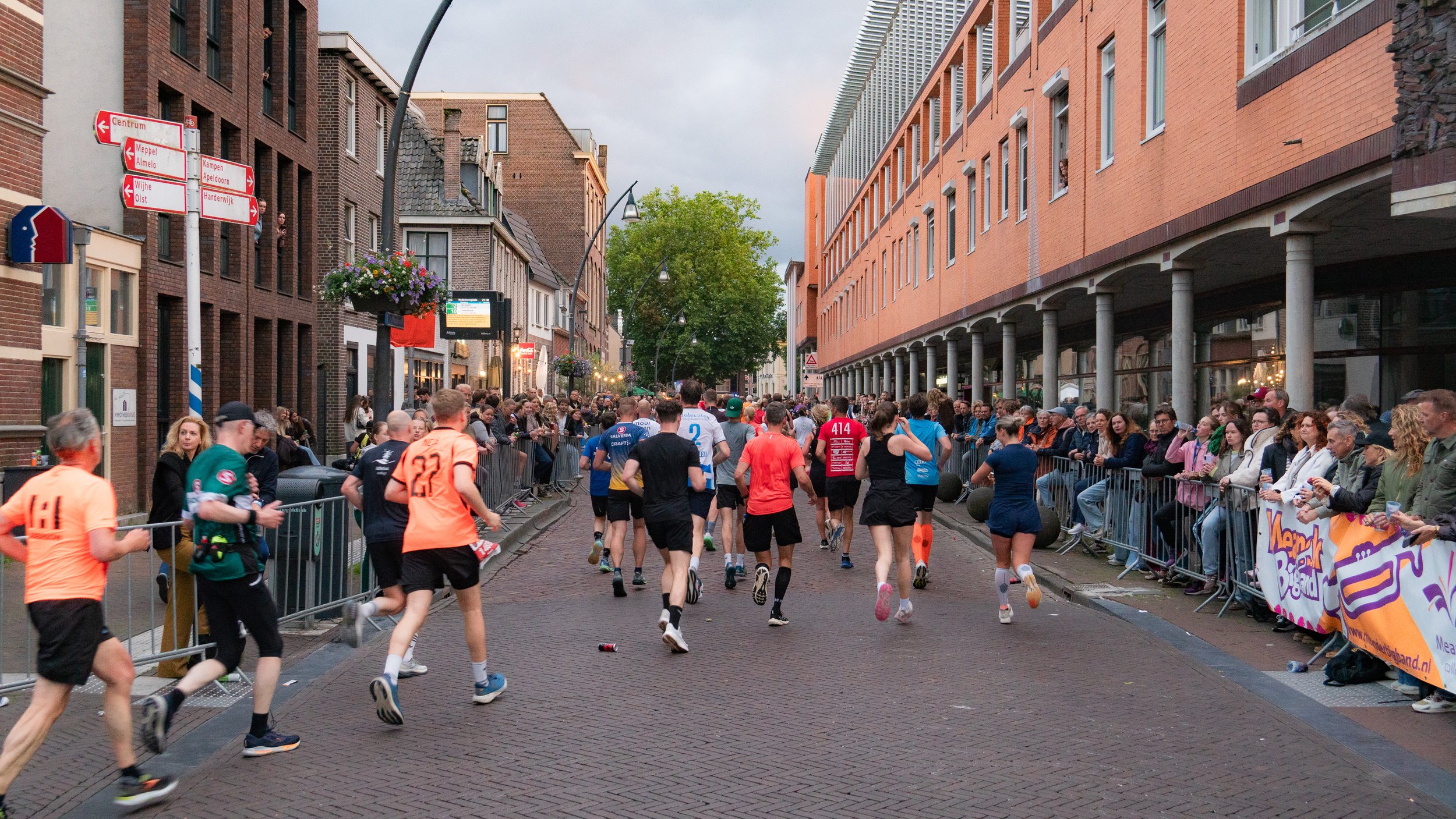 Foto's_halvemarathon_zwolle-107.jpg