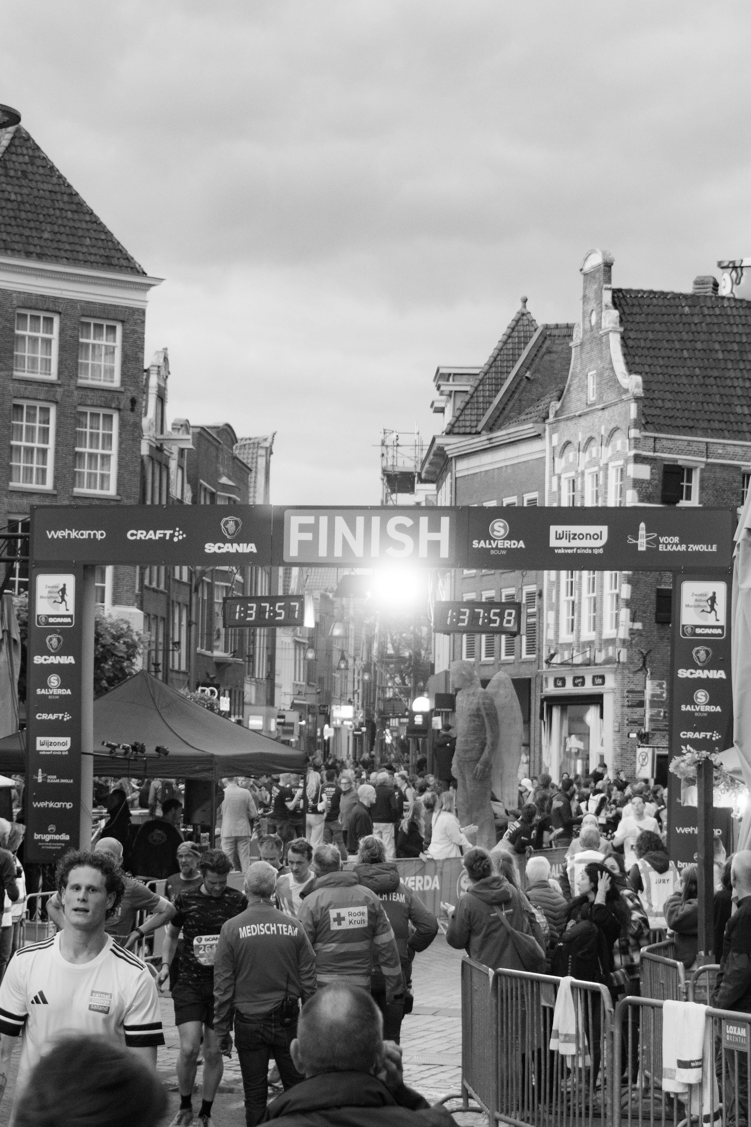 Foto's_halvemarathon_zwolle-109.jpg