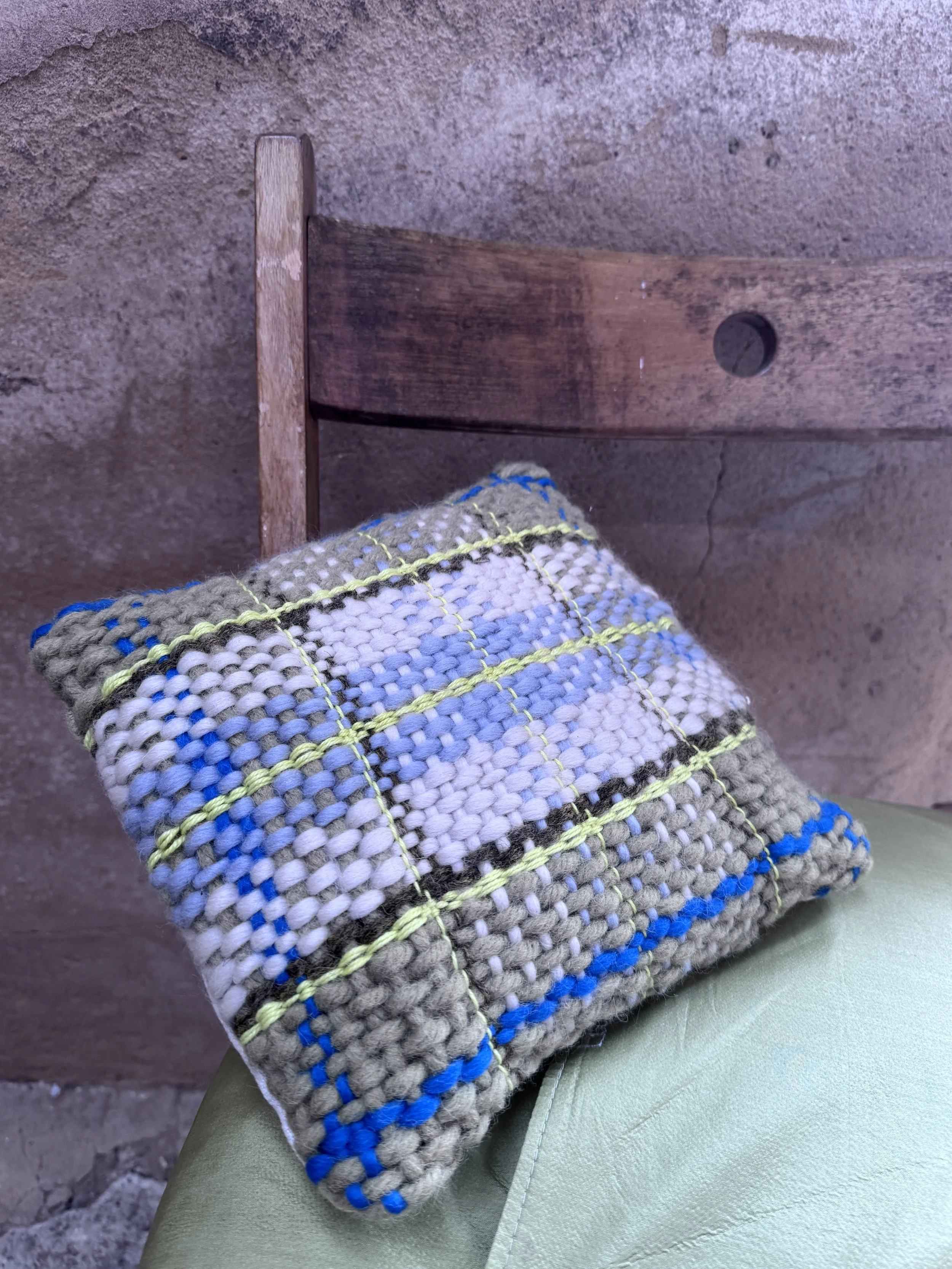 Tartan_ weave_cushion_workshop.JPG