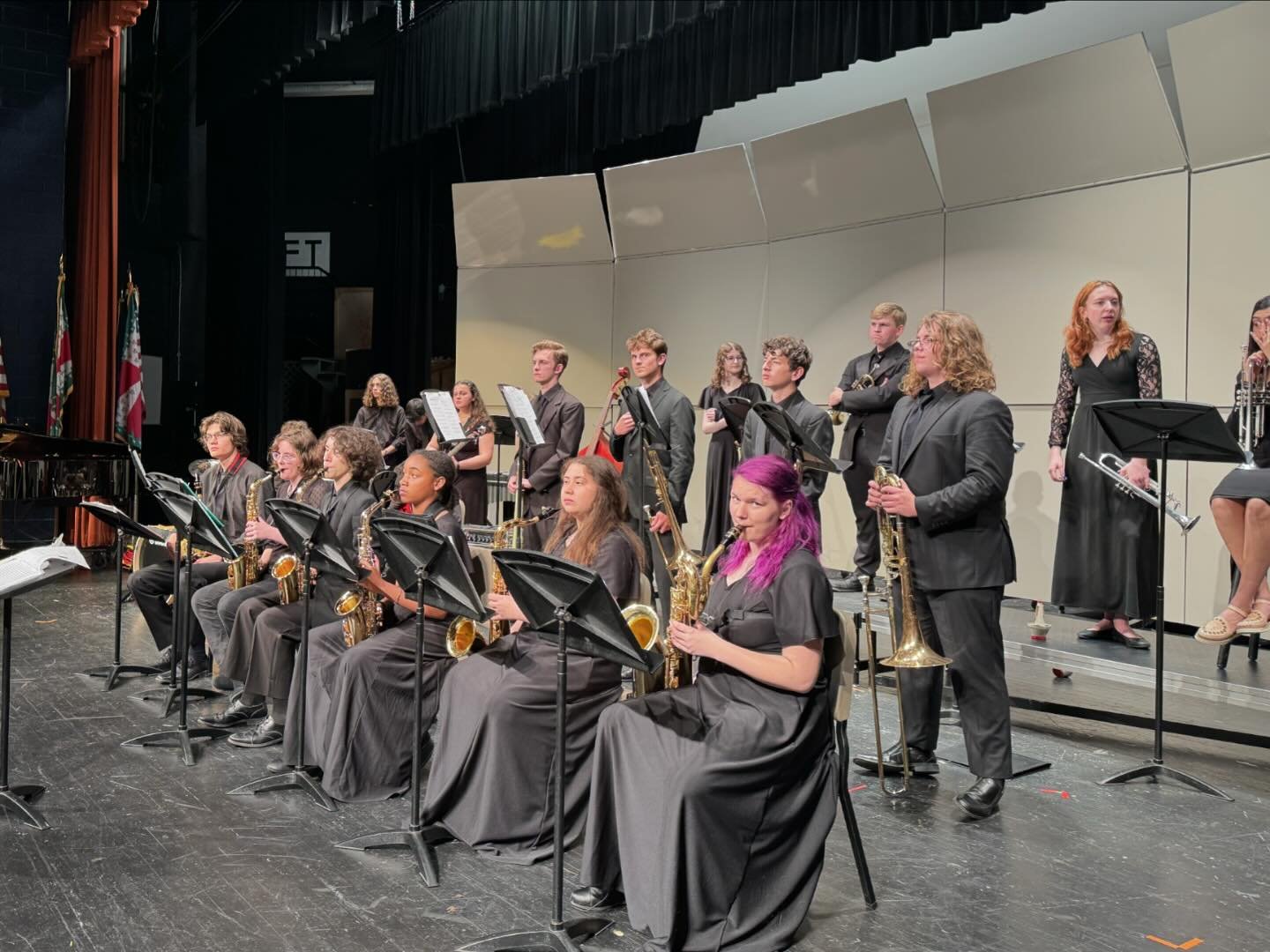 CONGRATS! To the Loudoun Valley Jazz Ensemble for receiving straight SUPERIOR ratings at assessment this weekend! Want to hear them live? Catch the LVJE at 12:05PM on Saturday, May 11th at the Chantilly Jazz Festival. 🎶😎