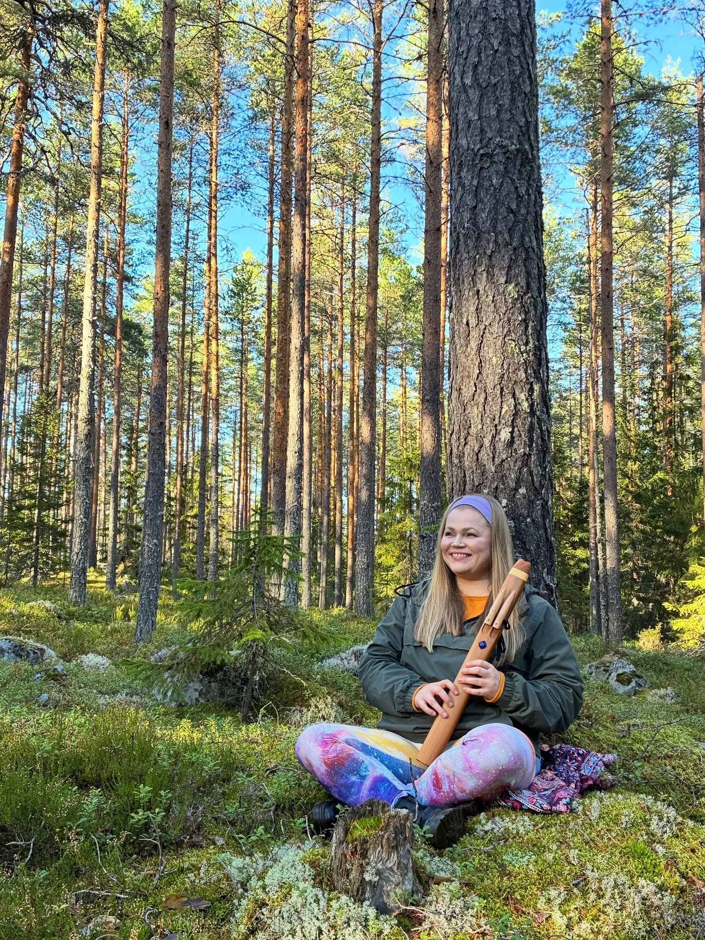 Ajattelin joskus, että mun pitää olla tietynlainen ja elää tietyllä tavalla.
Jotta sopisin ja kuuluisin joukkoon.
Mut aina, kun selasin mun unelmaelämästä kertovia Pinterest -kansioita, ne heijasti mulle