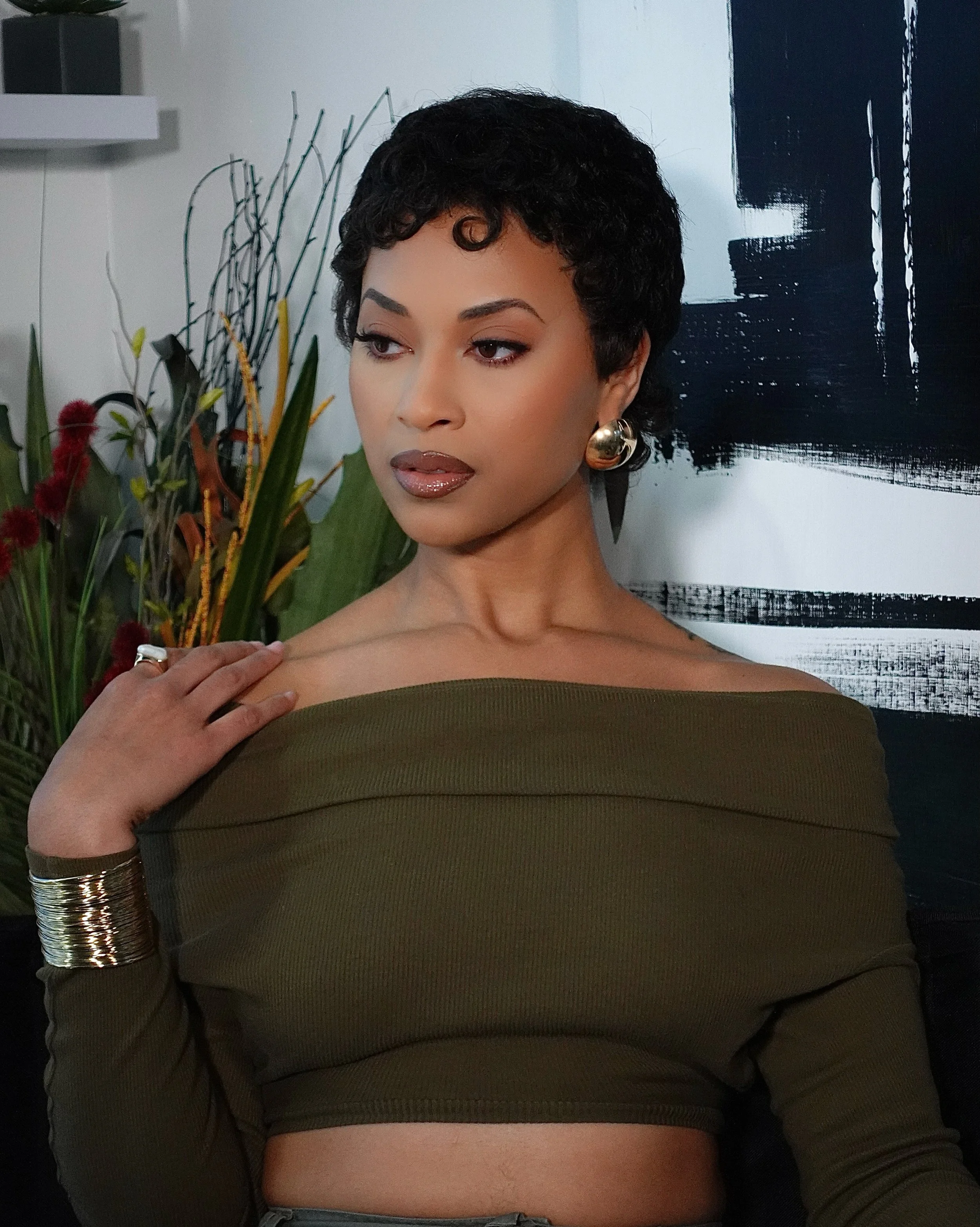 @traitsofagem you are such a perfect muse and so much fun to work with!!!! 🤩🫶🏾

For this look, we went with my signature soft glam technique, minus the shimmer. I love a good velvet-y, matte skinfinish, with a pop of shimmer on the eye......but fo