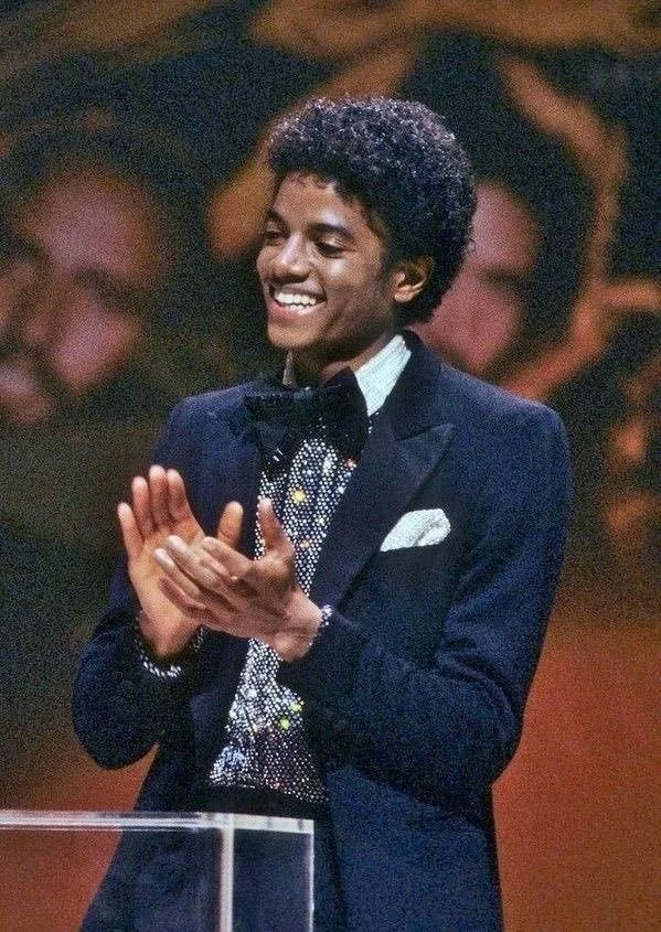 Michael Jackson Smiling 64.JPG