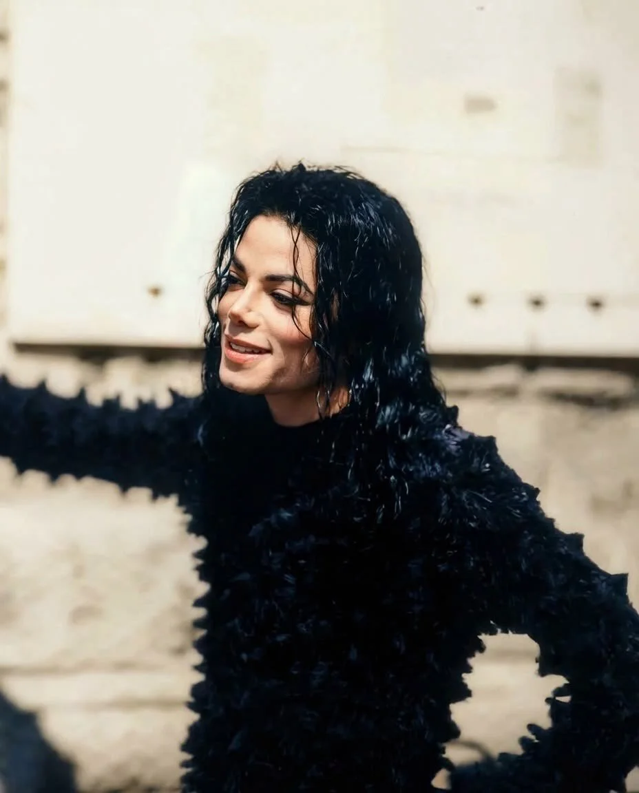 Michael Jackson Smiling 13.JPG