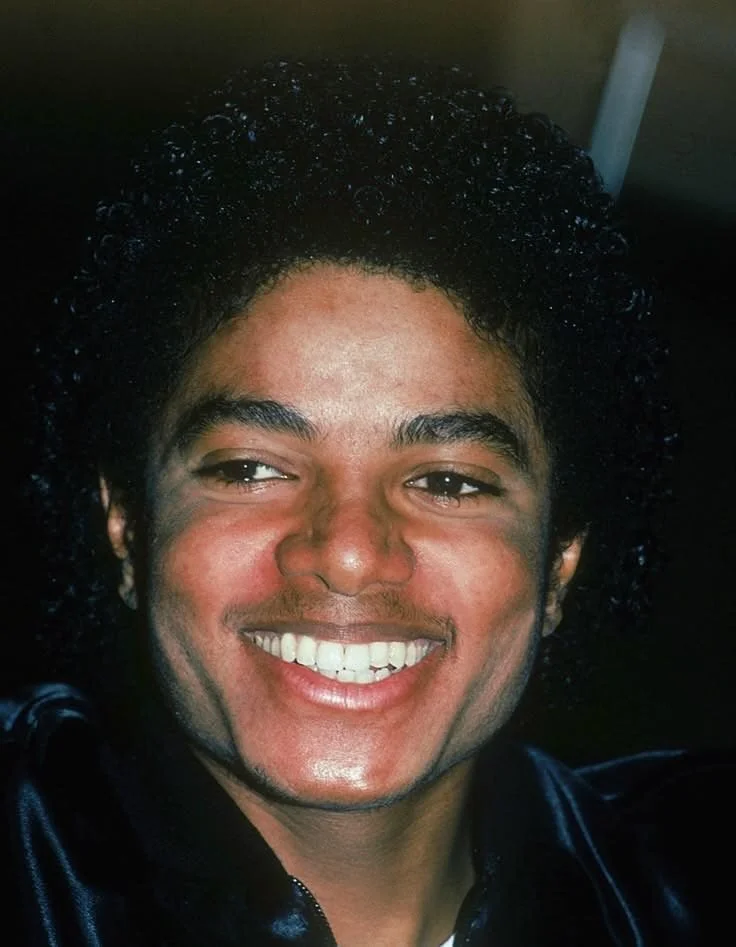 Michael Jackson Smiling 70.JPG