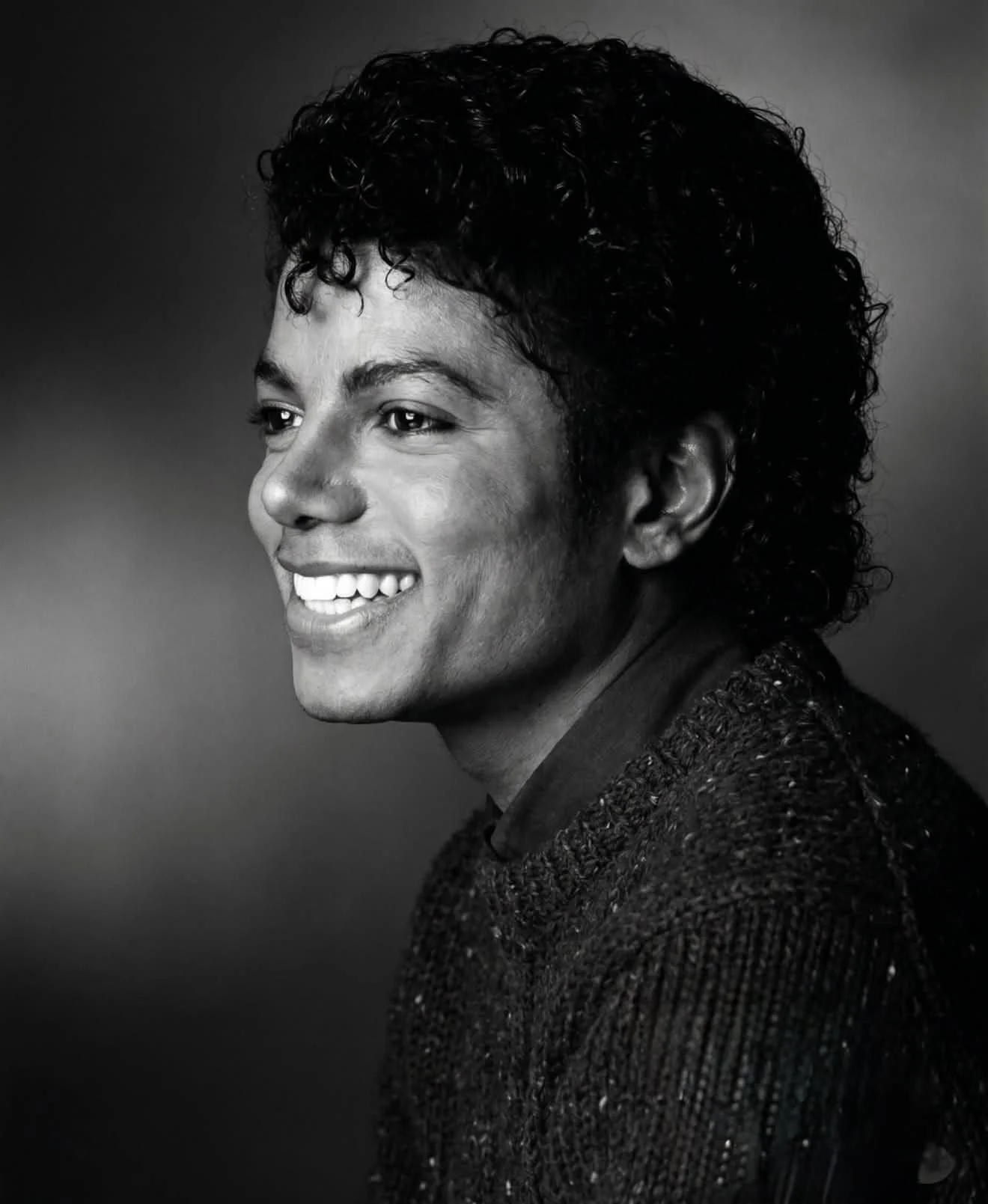Michael Jackson Smiling 97.JPG
