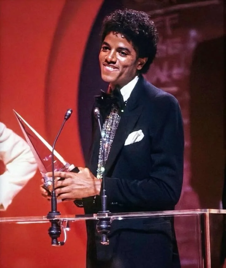 Michael Jackson Smiling 105.JPG
