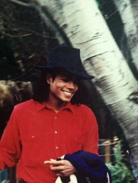 Michael Jackson Smiling 80.JPG