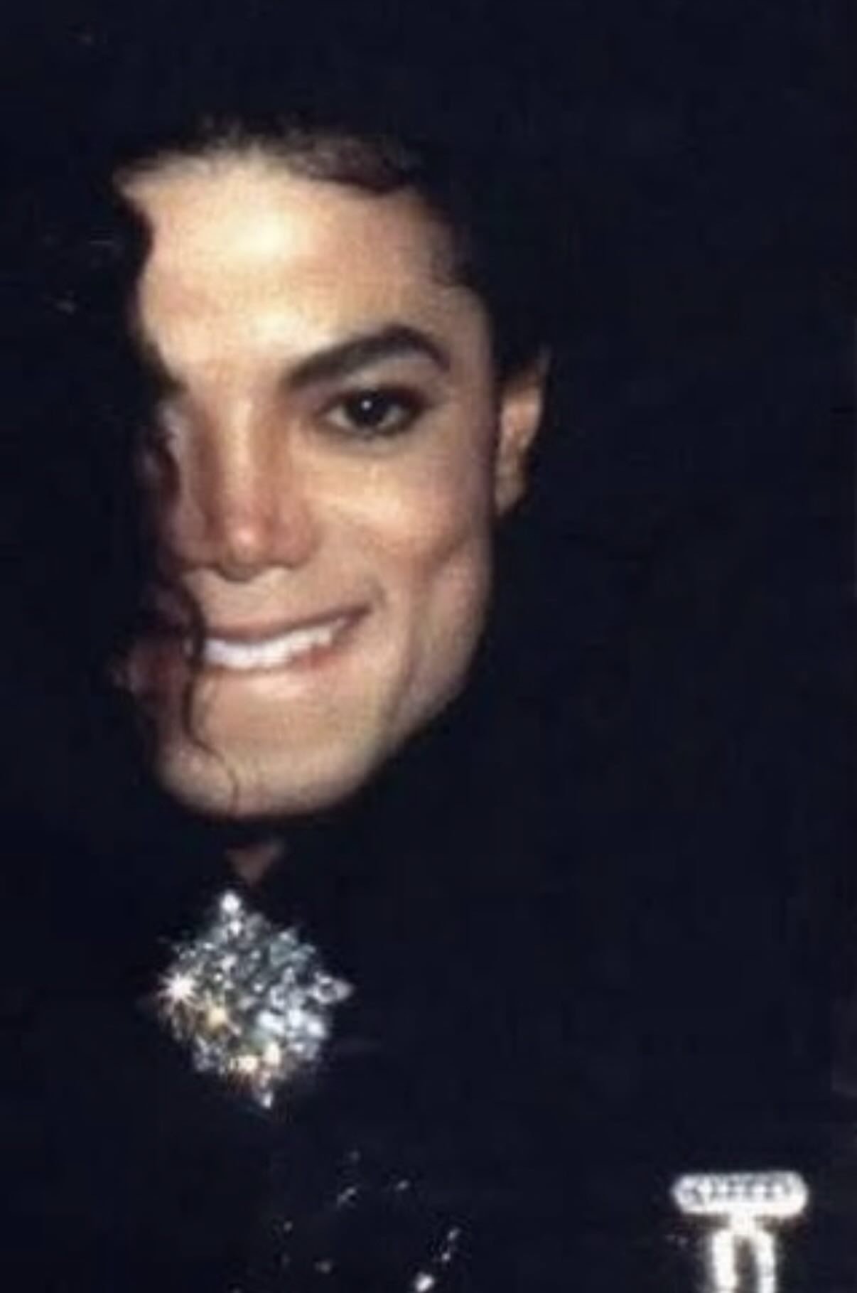 Michael Jackson Smiling 5.JPG