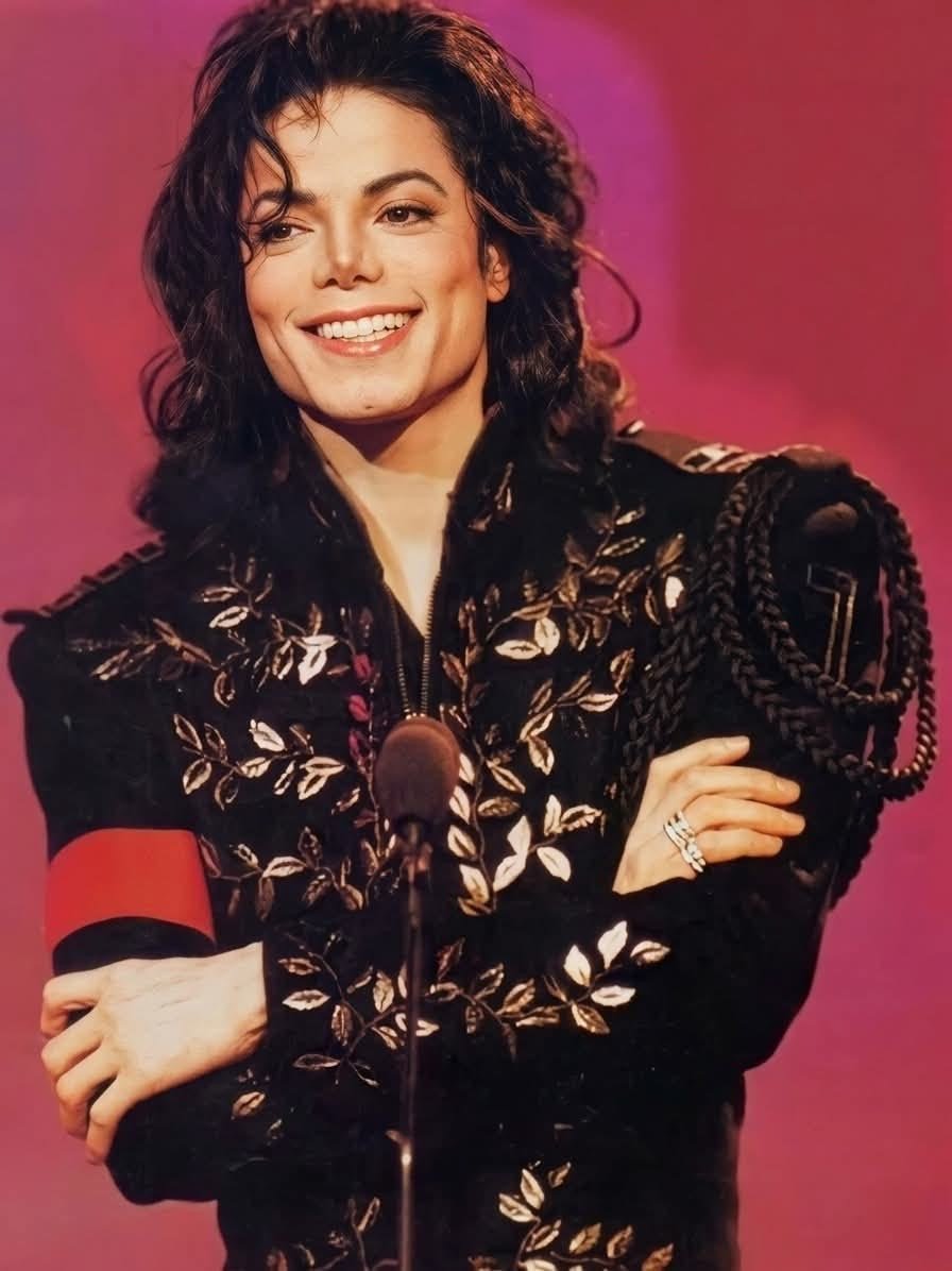 Michael Jackson Smiling 102.JPG