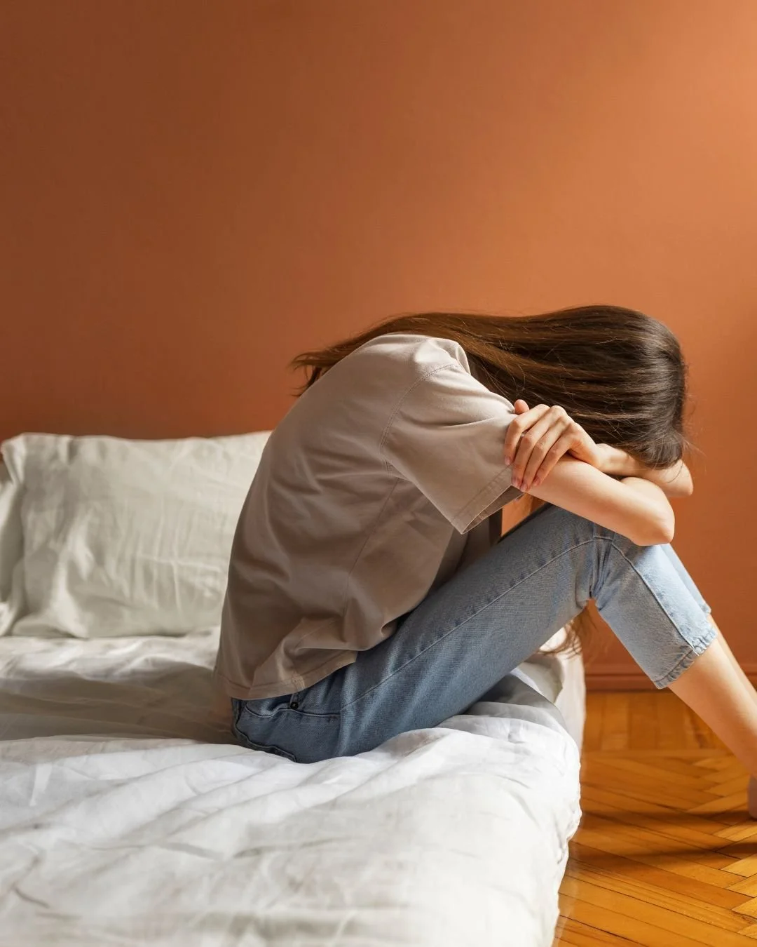 Cómo controlar la autoexigencia: cuando el problema no es la disciplina, sino la alarma interna