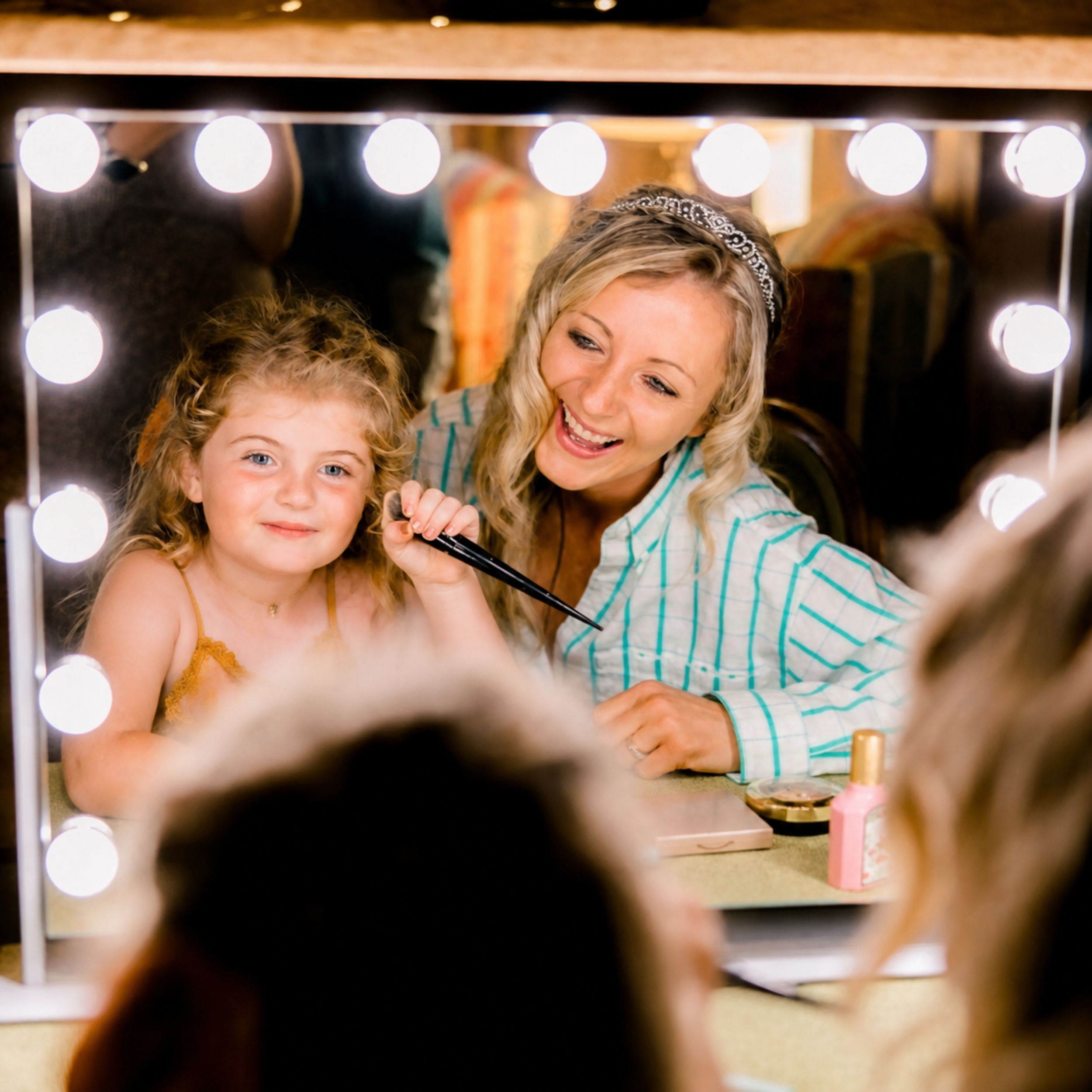 01-makeup-mirror-enhanced-3840.png