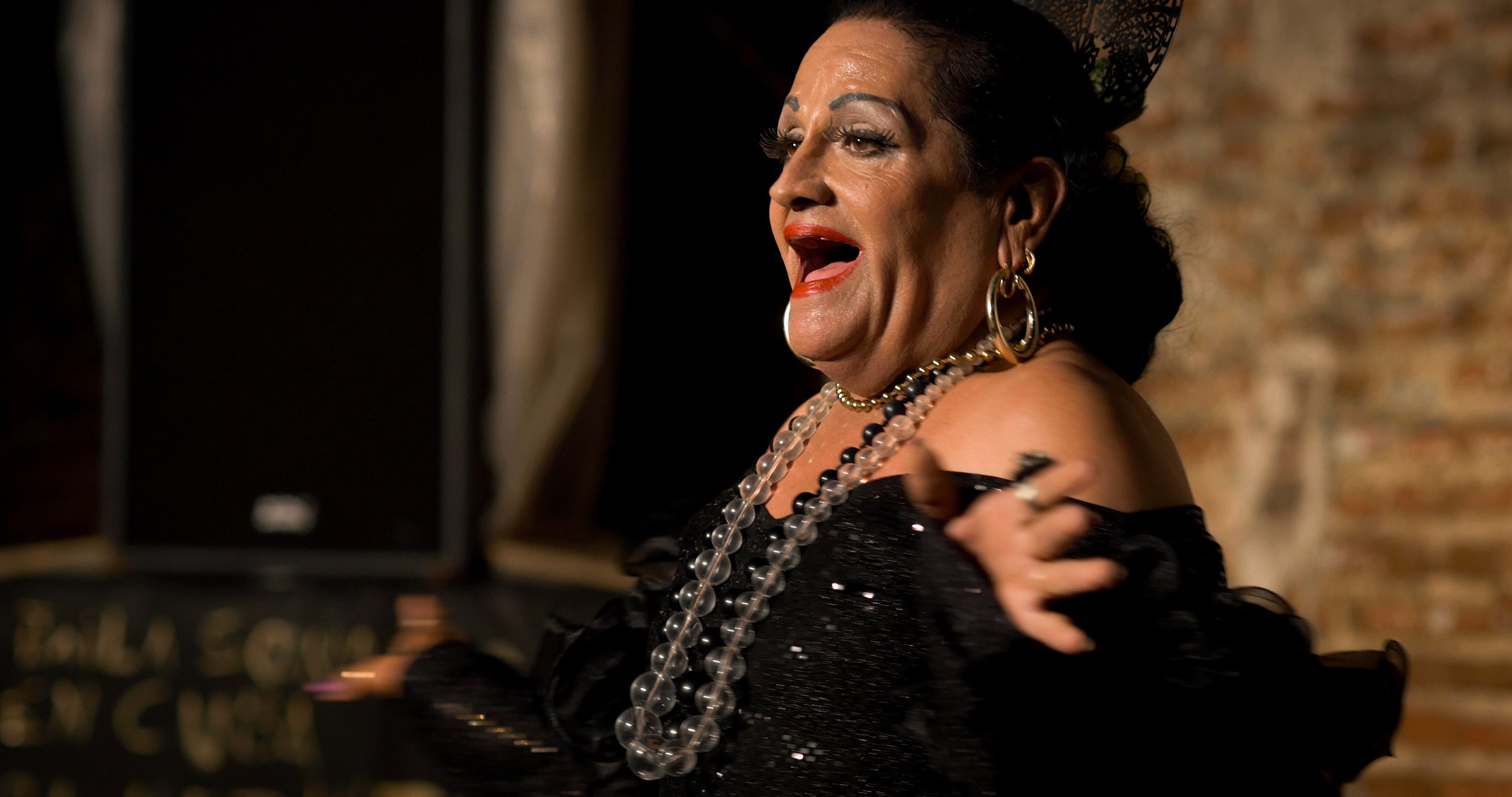 LolaPerformsProcessed-3.jpg