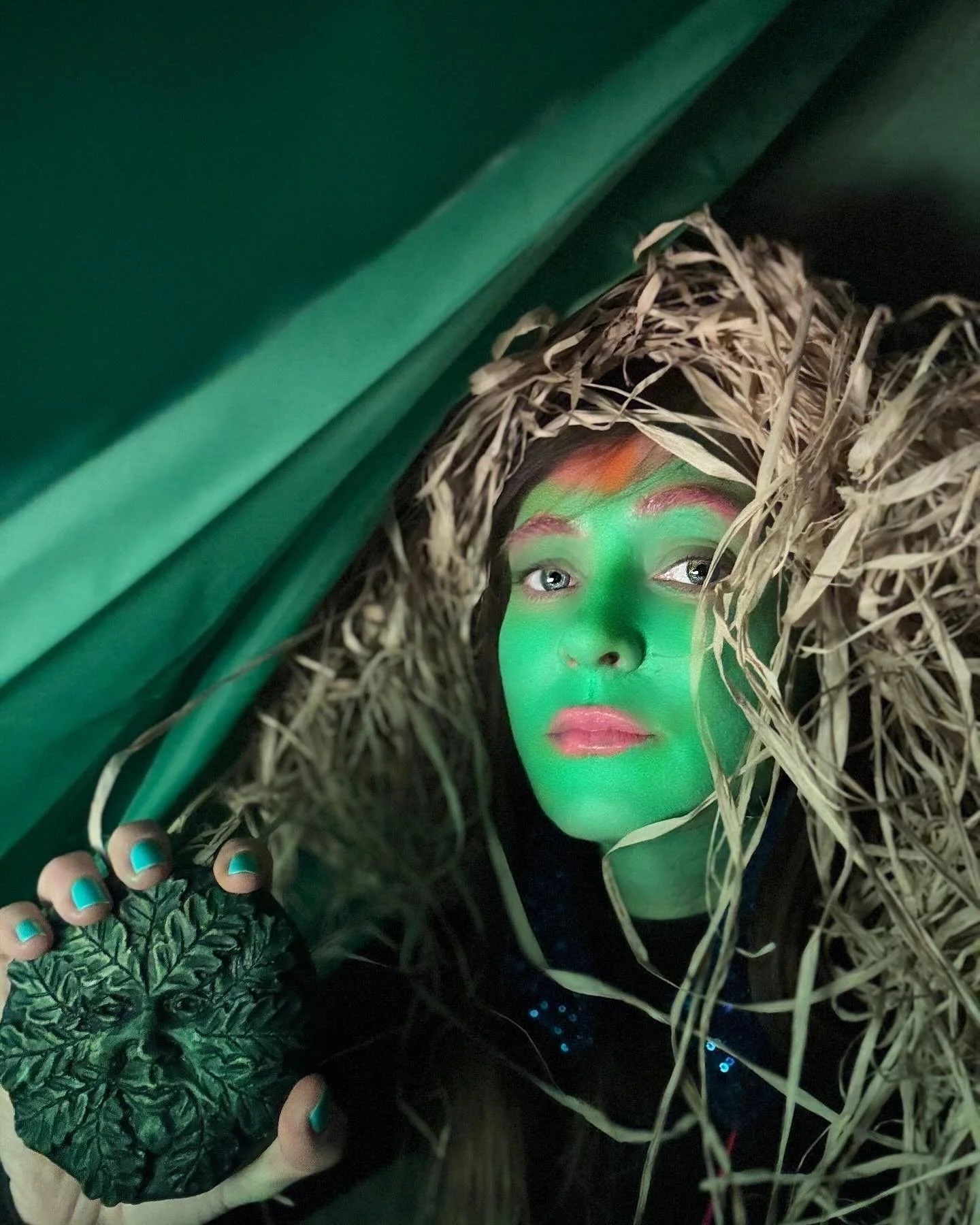 🌱 SEEDBED RESIDENCY at 101OutdoorArts🌱⁣
⁣
Happy Beltane!! This spring I&rsquo;ve been held by the heath, the gravel, 70,000 women, and the whispering edgelands of Greenham Common for my 101 Outdoor Arts Seedbed Residency - a place for slow growth a