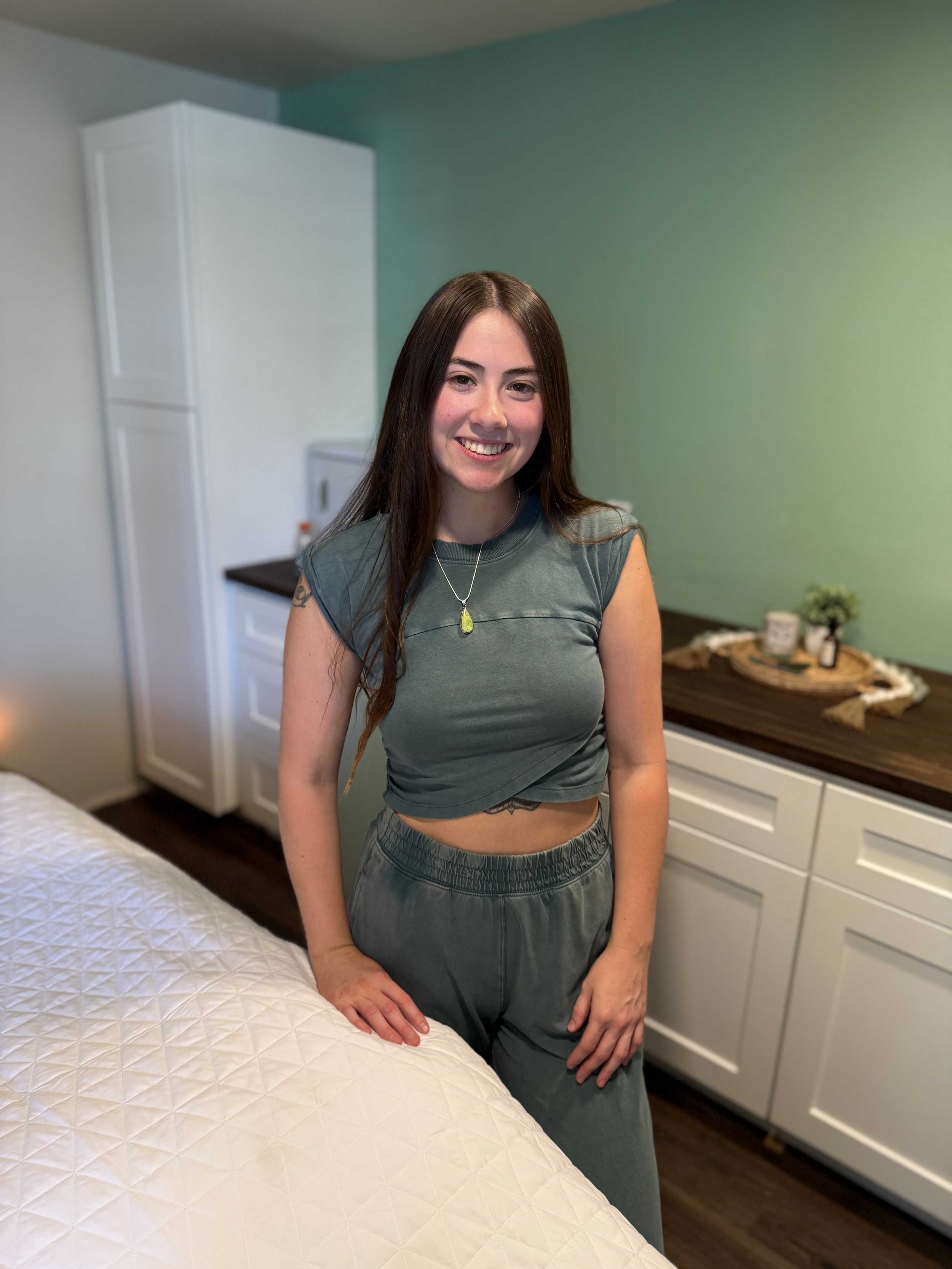 An image of Hailey Say at Rae Haven Massage Therapy studio in Cle Elum, Washington.